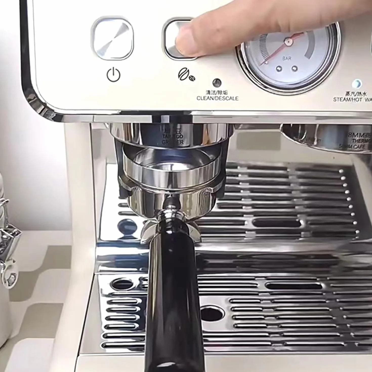 Magnetyczny lejek dozujący 54 mm do kawy Breville Sage srebrny