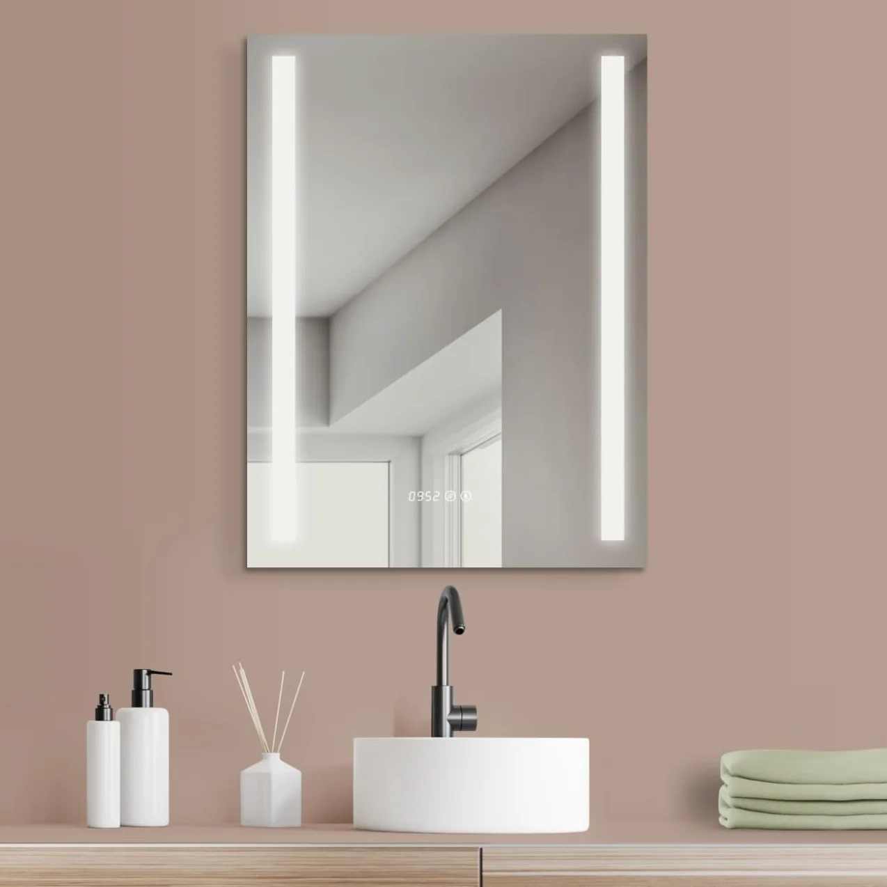 HOKO® Lustro łazienkowe LED 50 x 70 cm z zegarem i lustrzanym ogrzewaniem przeciwmgielnym z oświetleniem + zmianą diod LED, ciepła biel, zimna biel, neutralne
