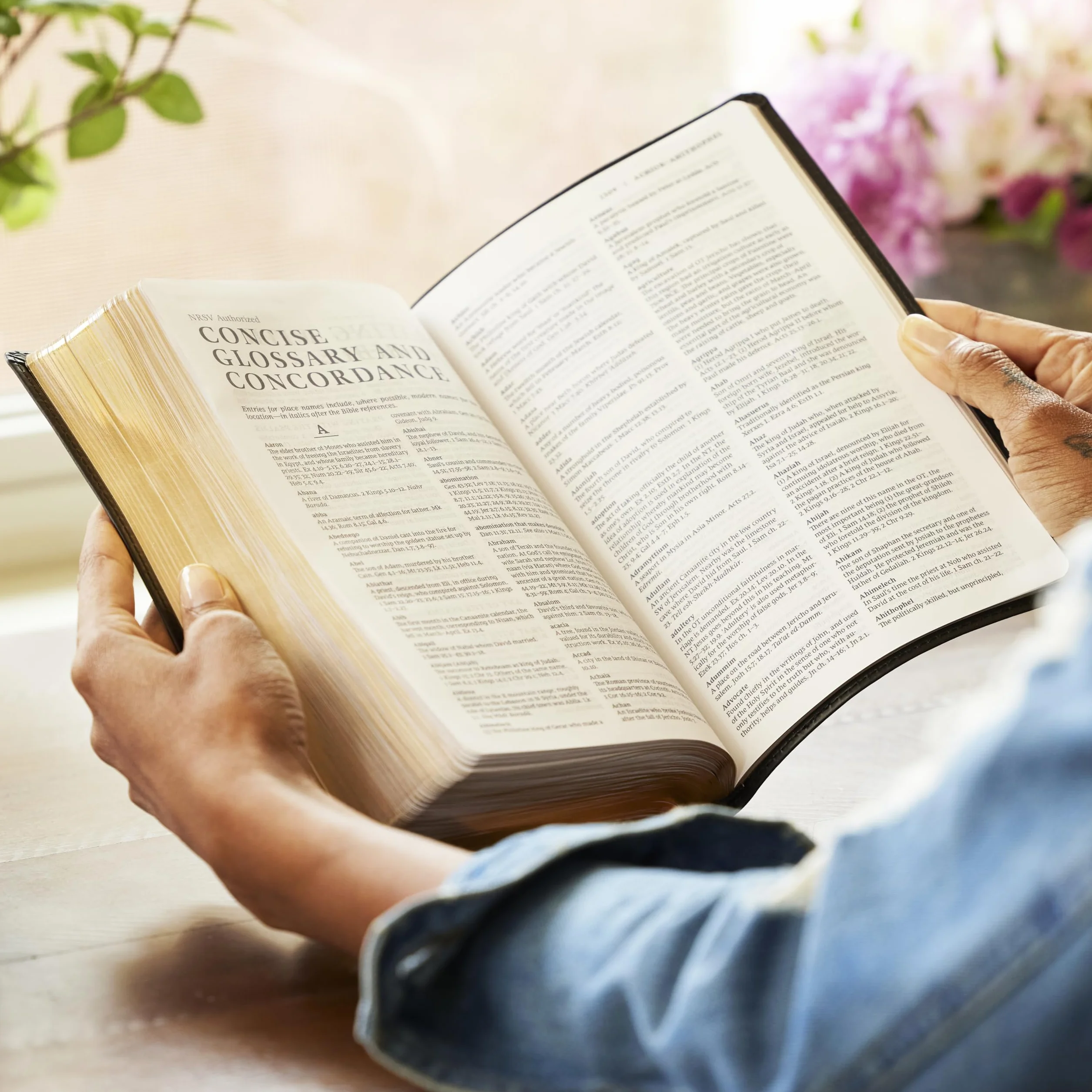 Nrsv, Catholic Bible, Gift Edition, Leathersoft, Teal, Comfort Print: Holy Bible