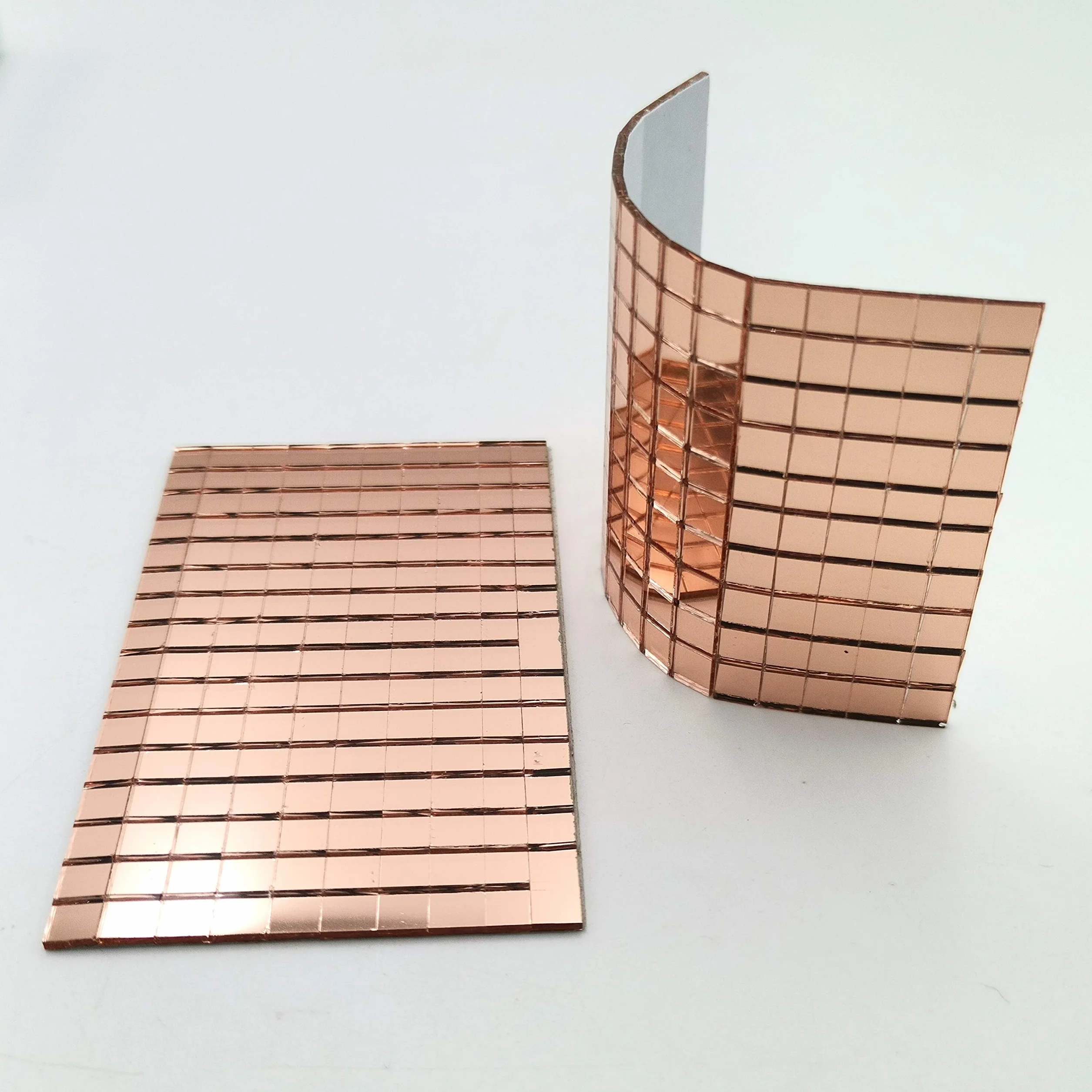 2600515r mozaika szklana w kolorze różowego złota, mozaika lustrzana do sztuki i siły, samoprzylepna mozaika 5 x 5 mm, grubość 1,5 mm, 18 mat, łącznie 2880 sztuk, różowe złoto, 5 x 5 mm