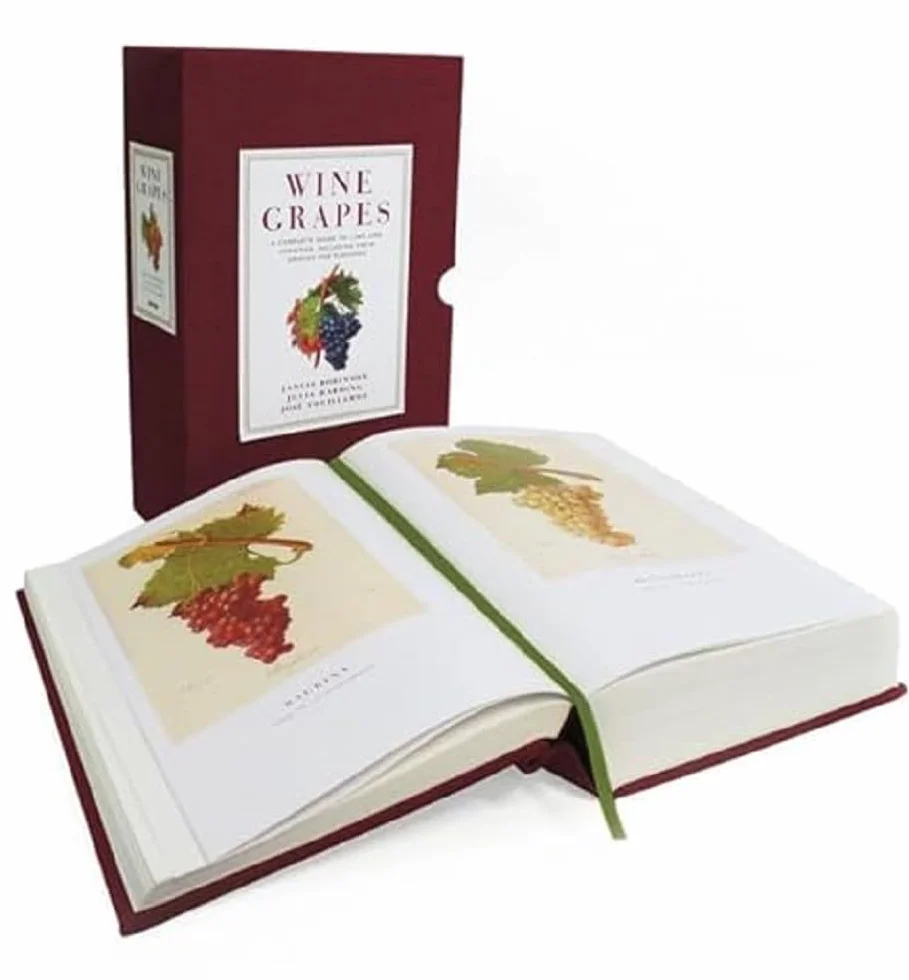 Wine Grapes: A Complete Guide to 1,368 Vine Varieties, Including Their Origins and Flavours