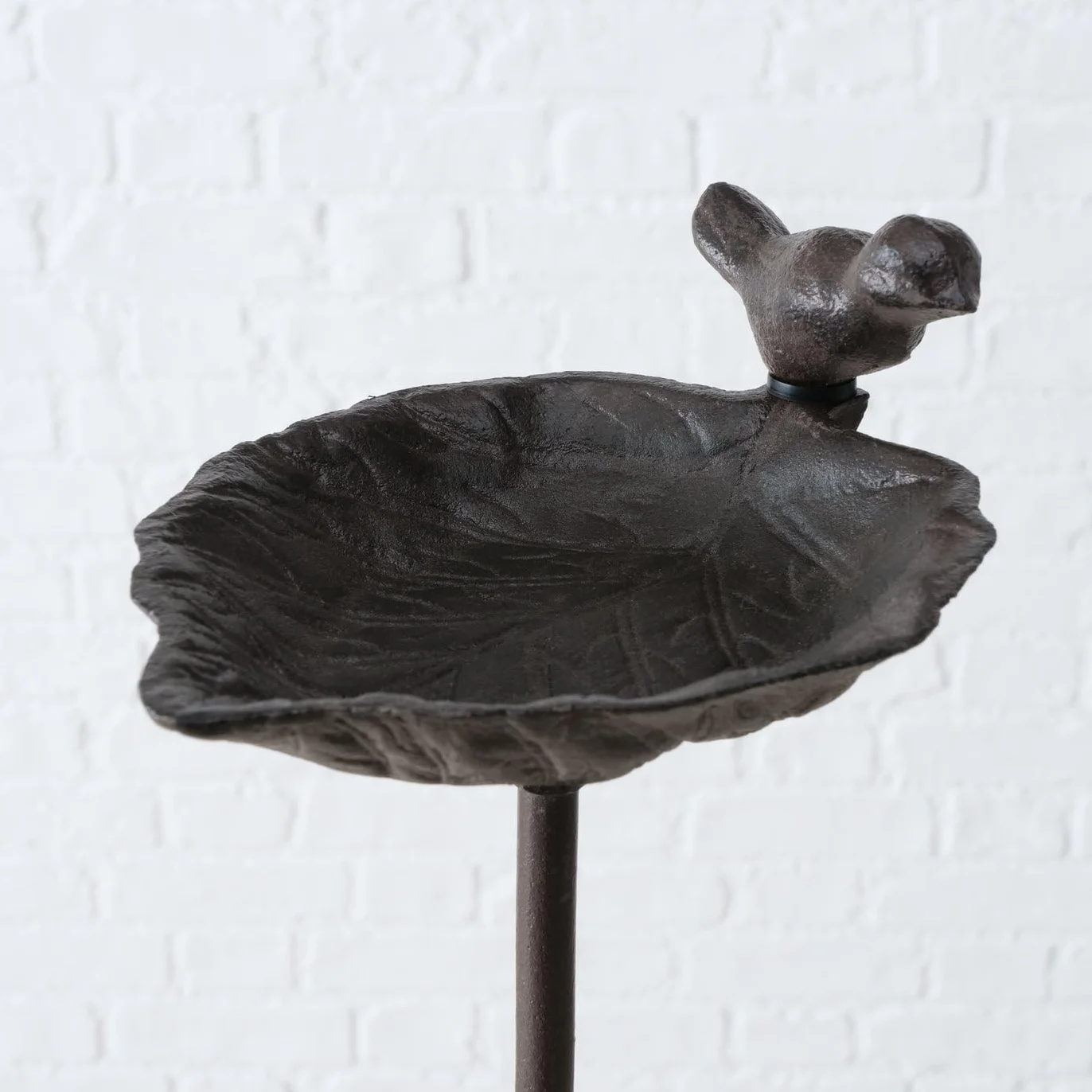 Boltze Karla poidło dla ptaków, 1 sztuka, 2-krotnie sortowane, 20 cm x 14 cm x 98 cm, żeliwo, odporne na rdzę, do karmienia ptaków, drążek ogrodowy