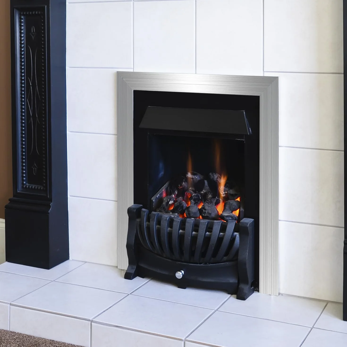 QWORK® Listwa ścienna ze stali nierdzewnej, 20 mm x 5 m, szczotkowane wykończenie, srebrna, odklej i przyklej, do dekoracji ścian, ramy lustra, wypełnienia szczeliny kominkowej i innych