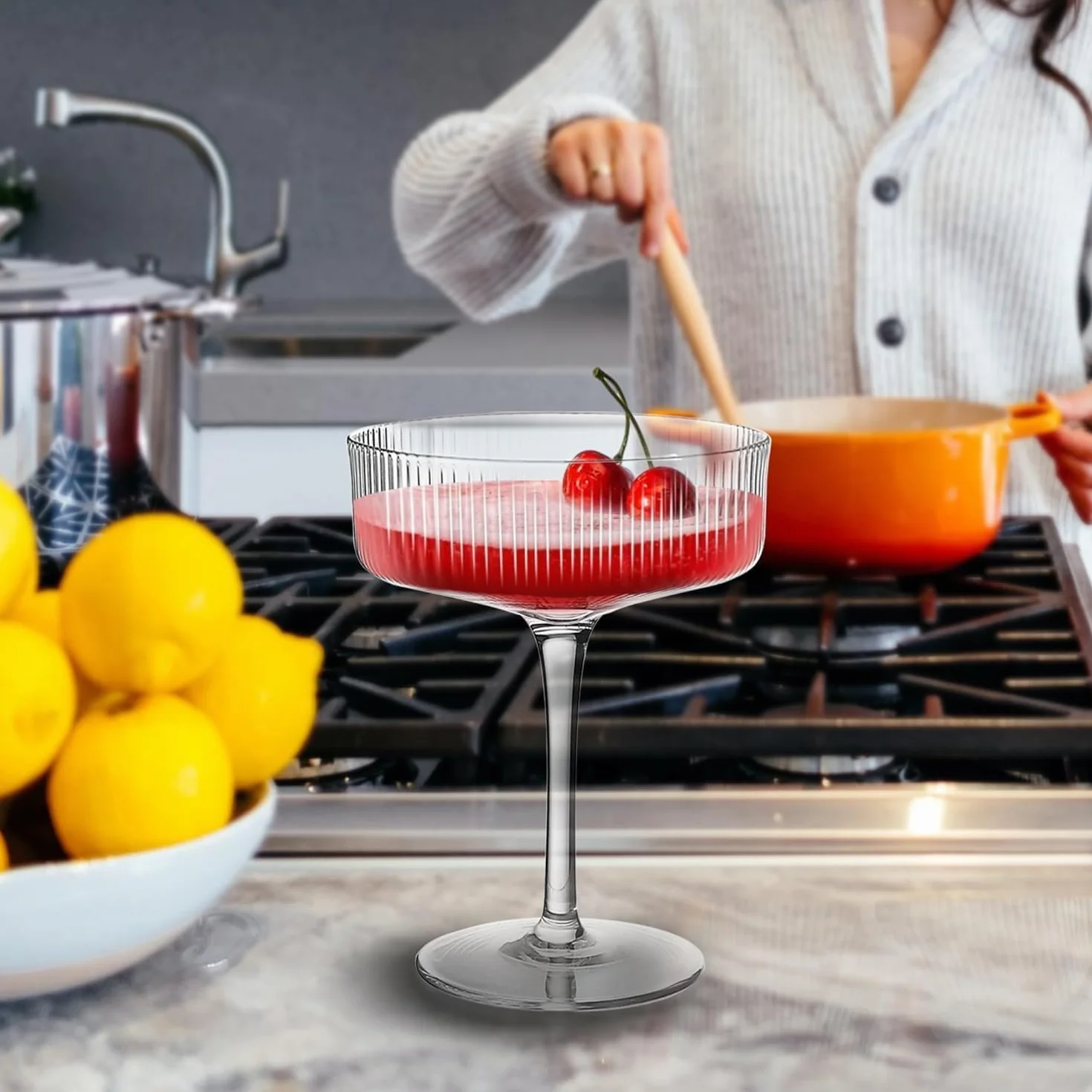 2 szt. żebrowanych szklanek, 300 ml klasyczny zestaw szklanek do martini, unikalne kieliszki do Martini, klasyczne naczynia galsware, zestaw kieliszków do picia, wino, bar i prezent