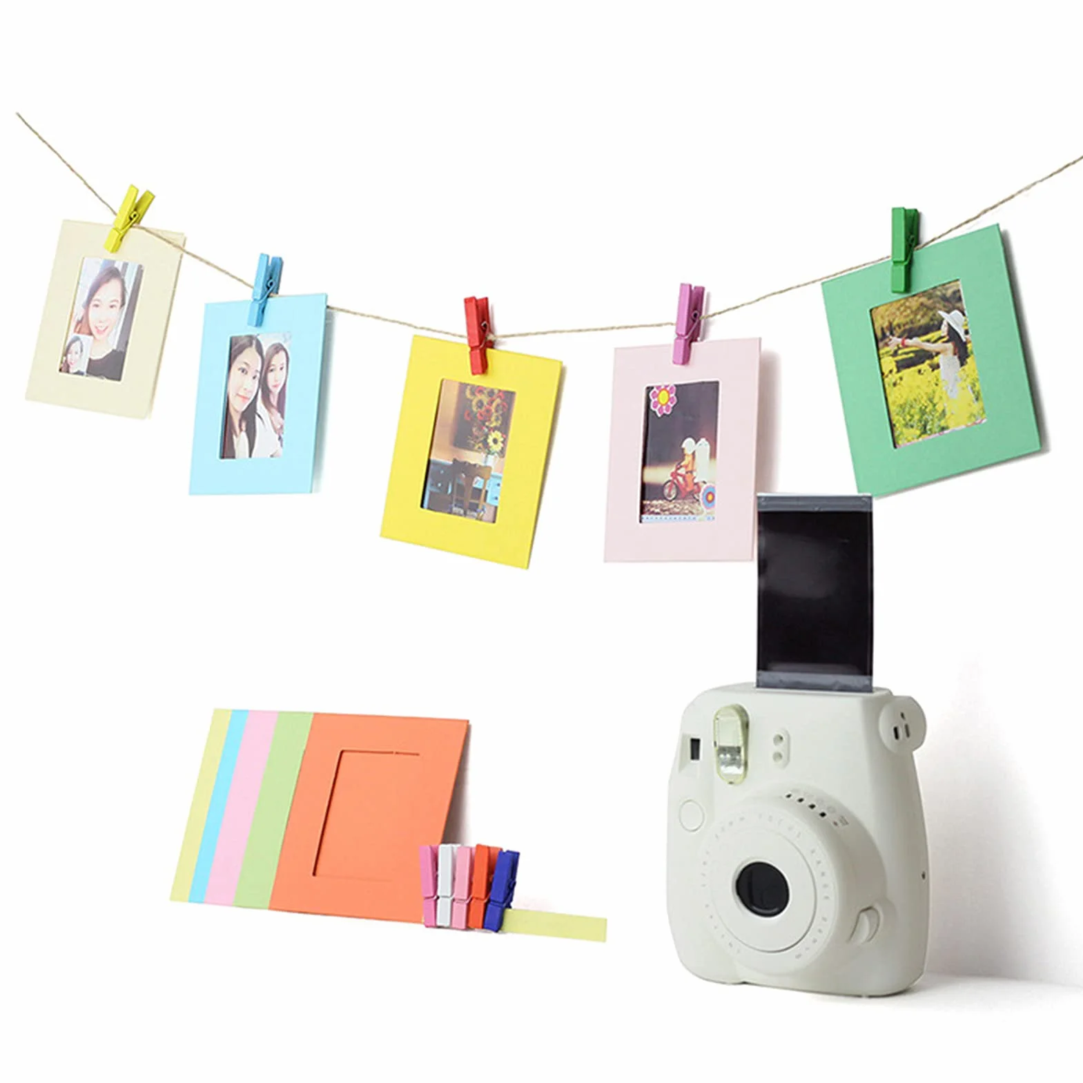 Papierowa Ramka na Zdjęcia do dla Instax Mini, 10 Szt. 3-calowa Ramka na Zdjęcia z Tektury Diy z Drewnianymi Klipsami i Sznurkiem, Wielokolorowe Wiszące Ramki do Zdjęć, do Wystroju Domu/Szkoły