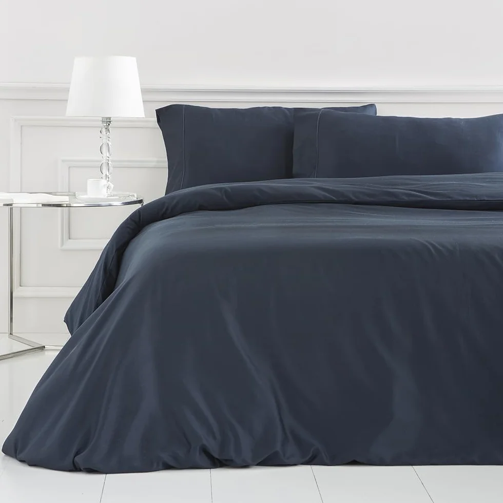 COTTON ARTean Satynowa poszewka na kołdrę DE 400 wątków niebieski łóżko 180 x 190/200. 100% satynowa bawełna. Zapięcie na guziki, kolor niebieski