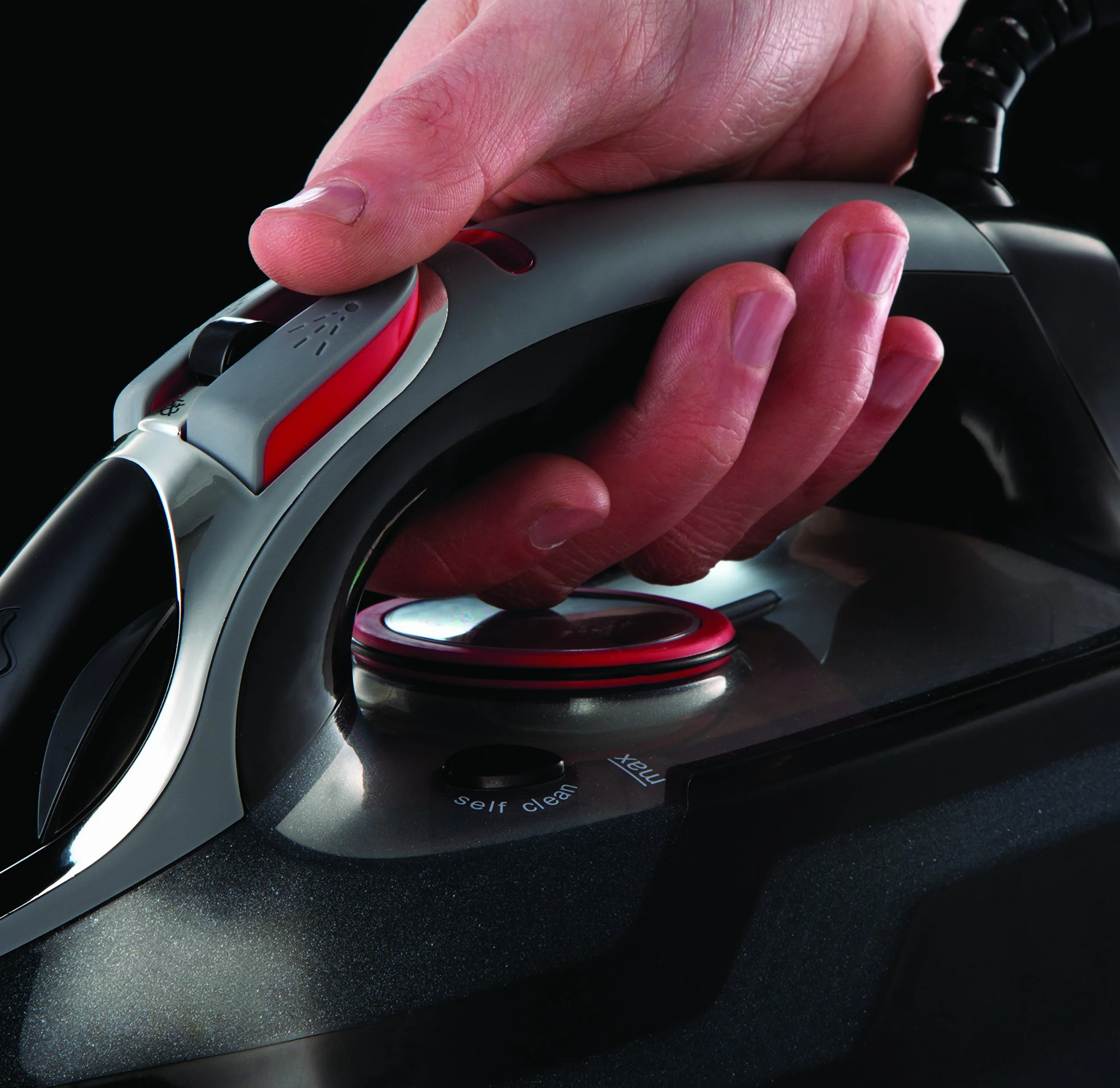 Russell Hobbs żelazko parowe 3100W, uderzenie pary 210g, strumień pary 70g/min, Power Steam (zbiornik 350ml, ceramiczna stopa, funkcja samoczyszczenia, zapobieganie osadzaniu się kamienia) 20630-56