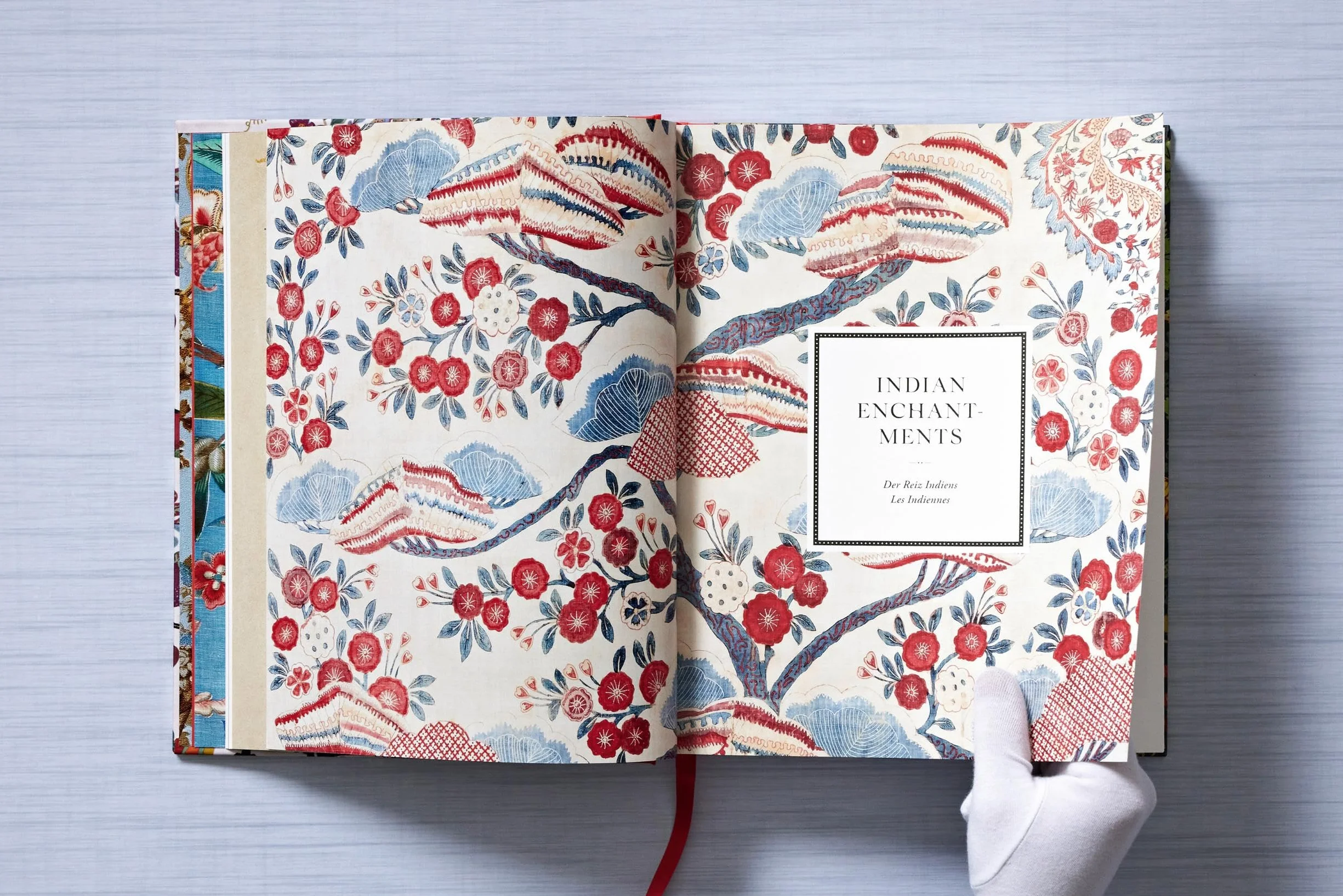 The book of Printed Fabrics: From the 16th century until today