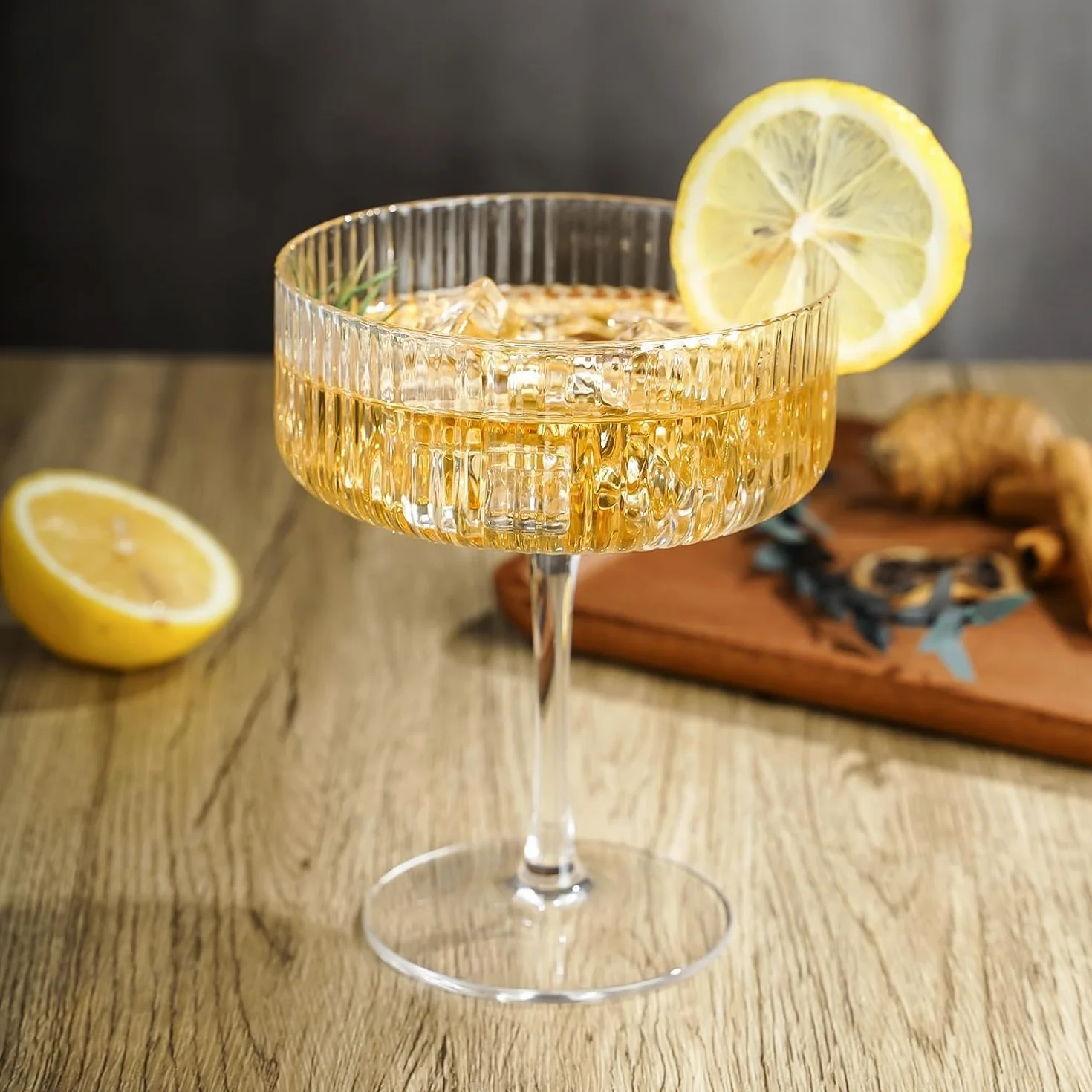 2 szt. żebrowanych szklanek, 300 ml klasyczny zestaw szklanek do martini, unikalne kieliszki do Martini, klasyczne naczynia galsware, zestaw kieliszków do picia, wino, bar i prezent