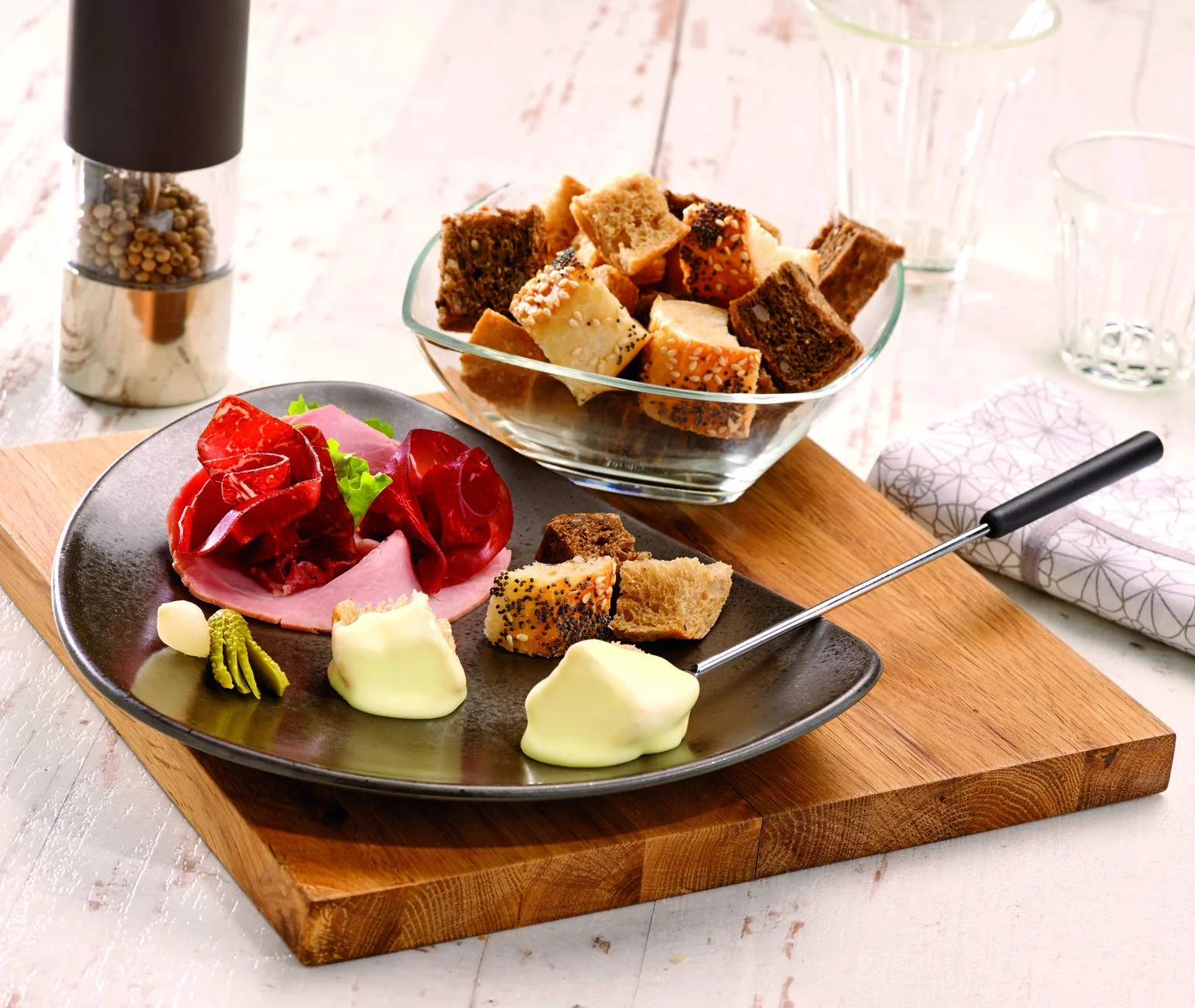Tefal Elektryczny zestaw do fondue z 8 widelcami i 4 miskami, regulowany termostat, garnek z powłoką zapobiegającą przywieraniu