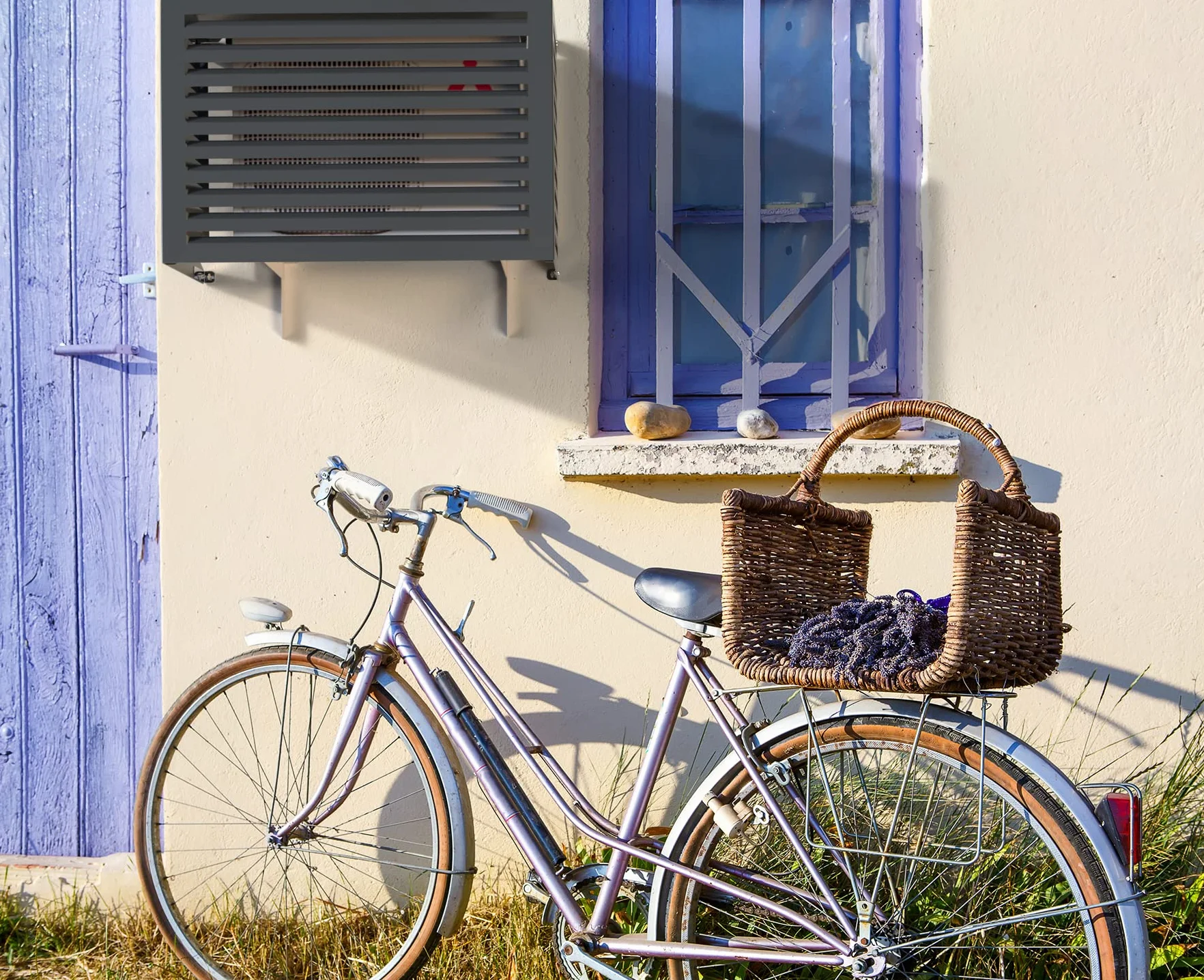 Cover Clima Blade M antracytowa osłona klimatyzacji z kompozytu aluminium, regulowane uchwyty INOX, montaż ścienny, ochrona jednostki zewnętrznej