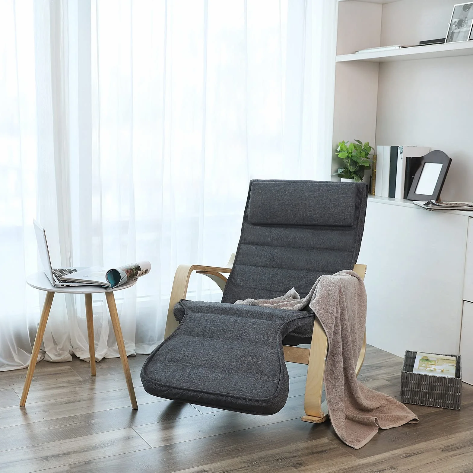SONGMICS LYY42GYZ Fotel bujany, z 5-stopniową regulacją podnóżka, fotel relaksacyjny, obciążenie 150 kg, stelaż z drewna brzozowego, obicie z imitacji lnu, ciemnoszary