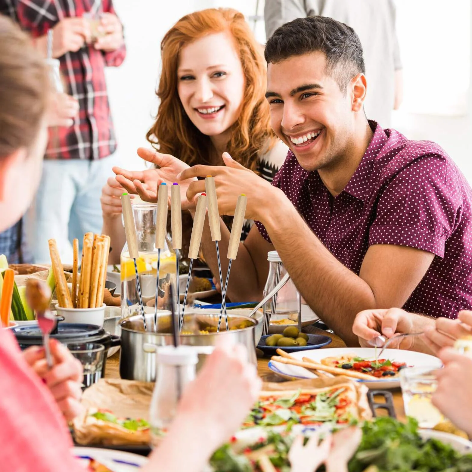 Widelce do fondue ze stali nierdzewnej 22 cm oznaczone kolorami z drewnianym uchwytem
