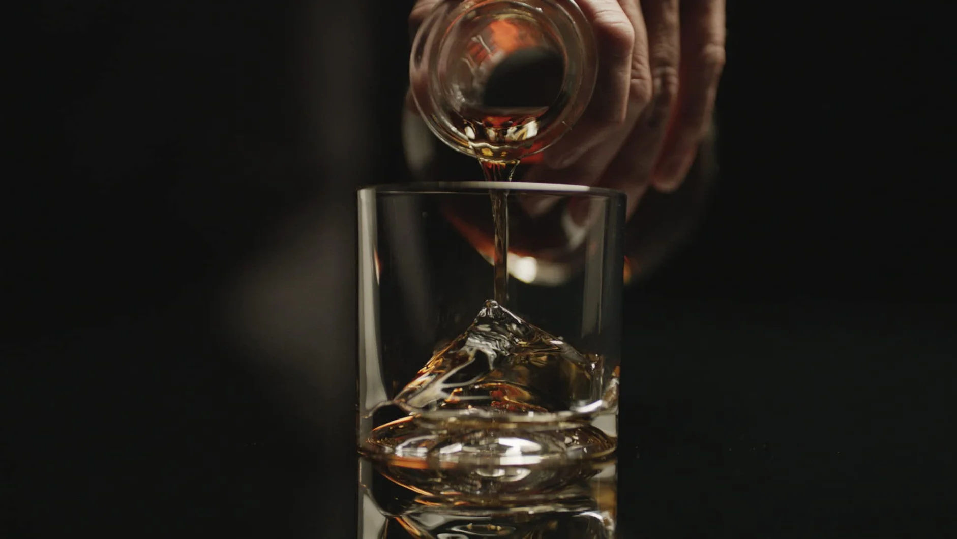 LIITON Zestaw szklanek do whisky Everest 4-częściowe z kryształowego szkła tumbler