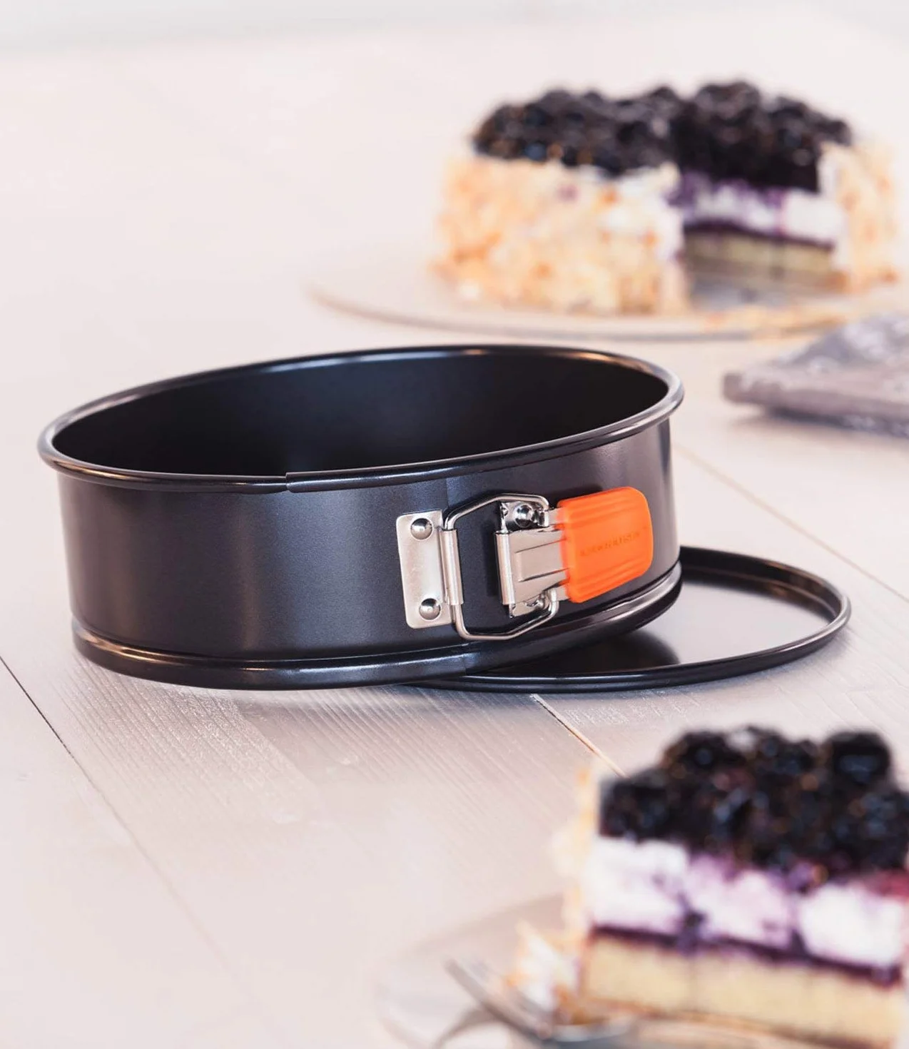 Le Creuset Nieprzywierająca tortownica okrągła 26 cm forma sprężynowa stal węglowa bez PFOA