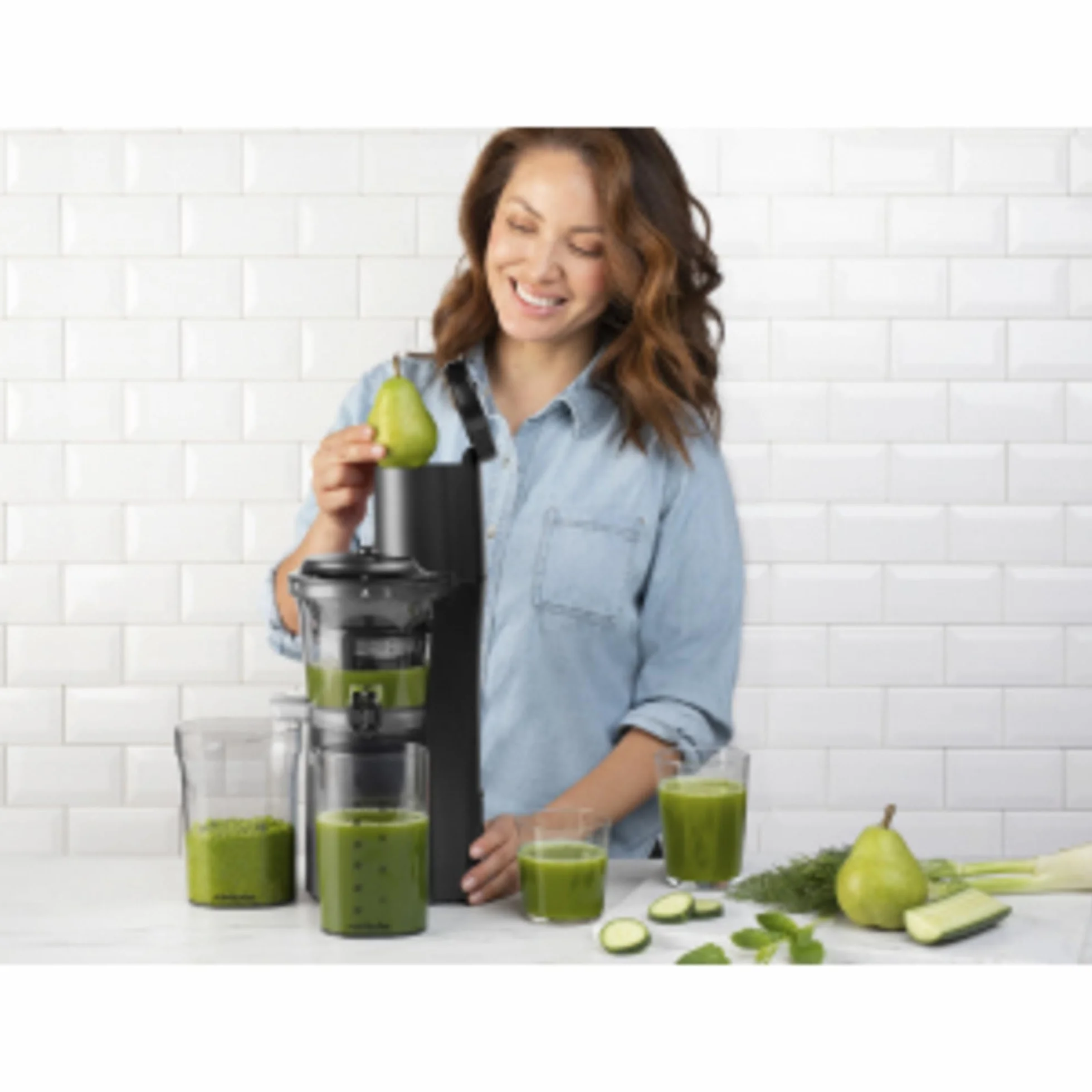 Nutribullet Slow Juicer wyciskarka do soków na zimno, ekstraktor do owoców i warzyw, moc 150 W, pojemnik na miąższ 887 ml, karafka 700 ml, czarny, NBJ500