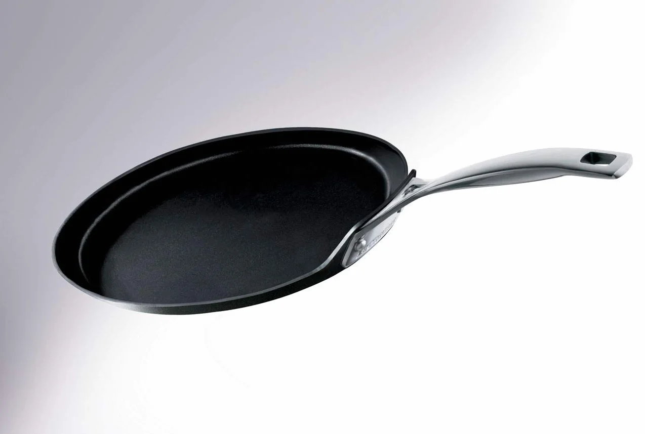 Le Creuset Wzmocniona nieprzywierająca patelnia do krepy 28 cm