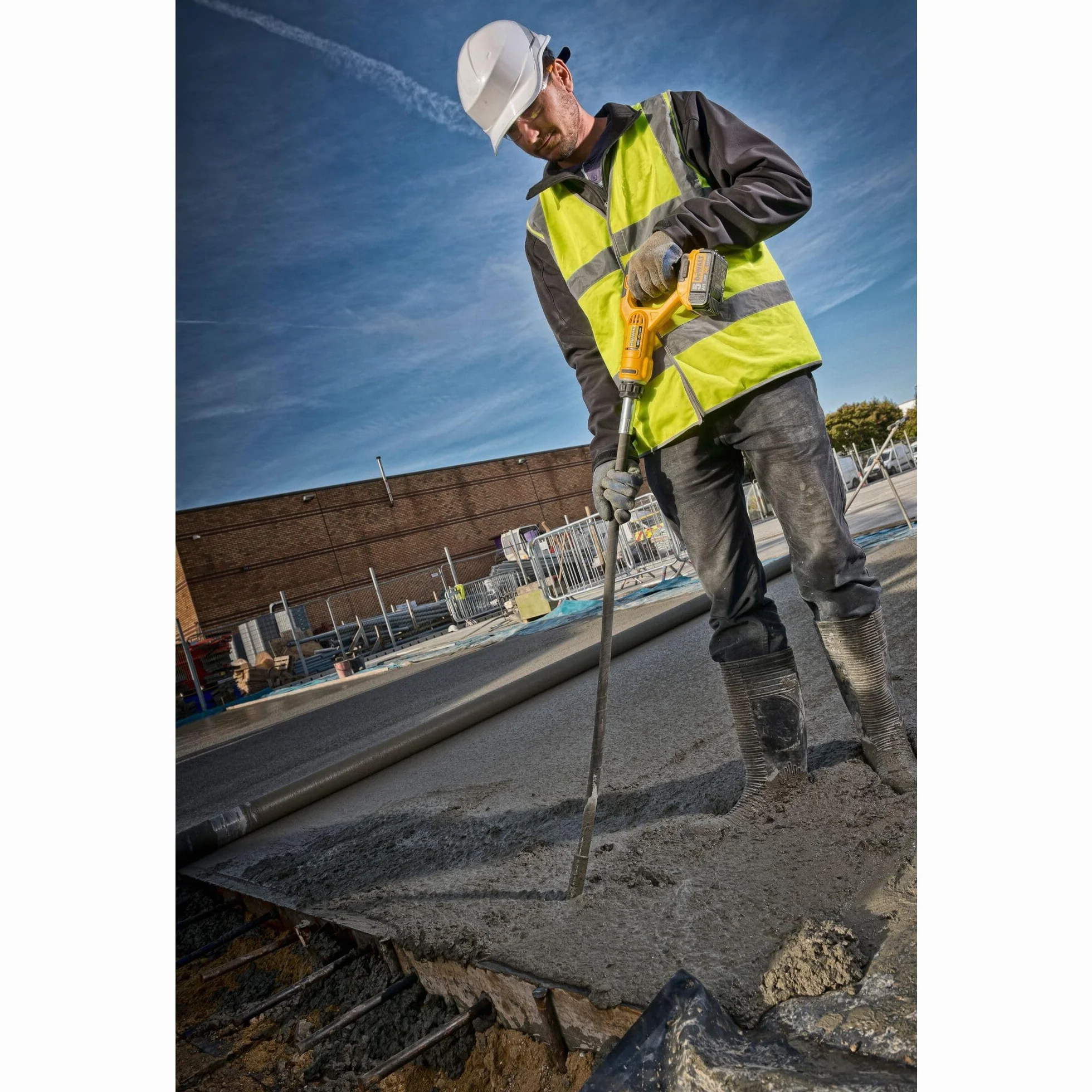 Wibrator do Betonu 18V Wersja Body Karton DCE531N DeWalt