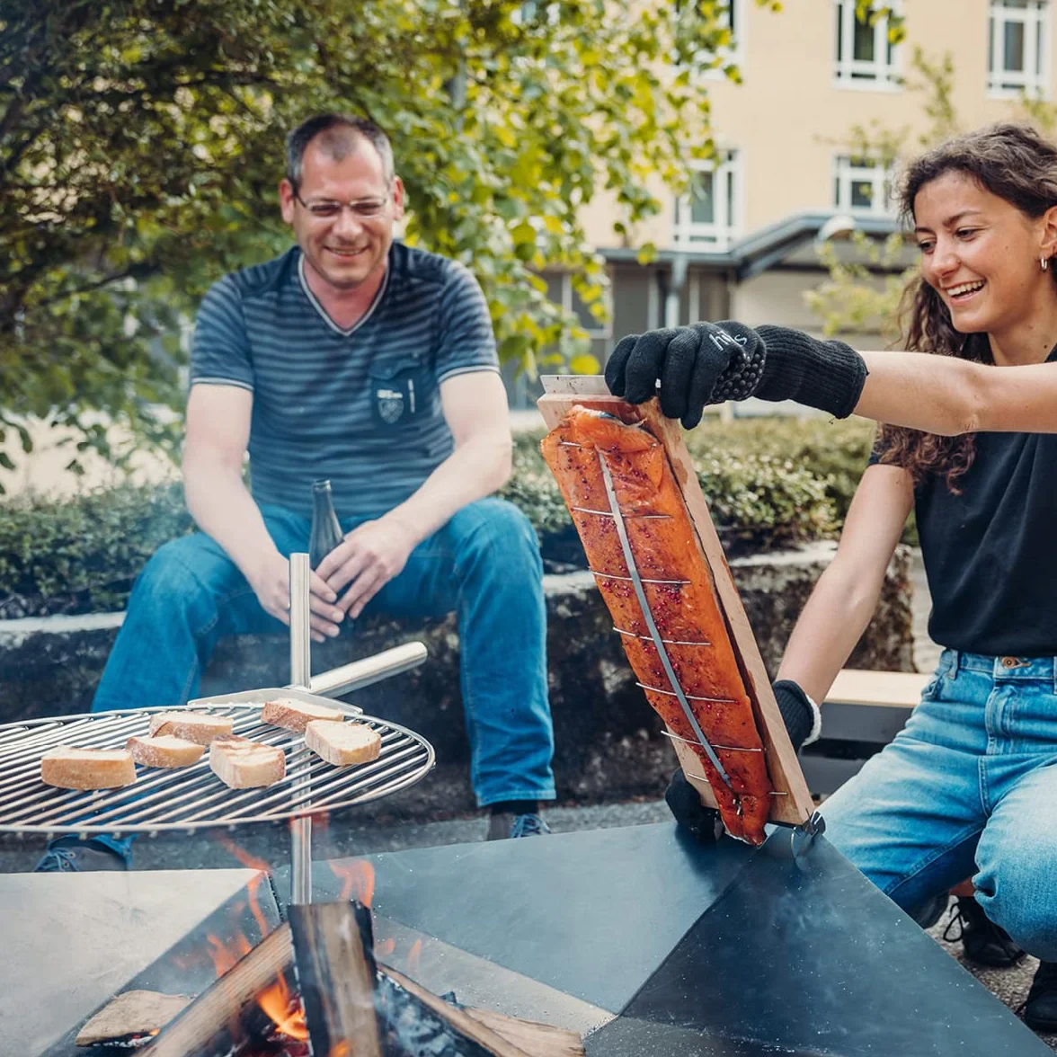 höfats - Rękawice do grilla – odporne na temperaturę do 800°C, ognioodporne rękawice z włókna aramidowego – antypoślizgowa powierzchnia dzięki silikonowym wypustkom – certyfikat zgodności z EN 407 i