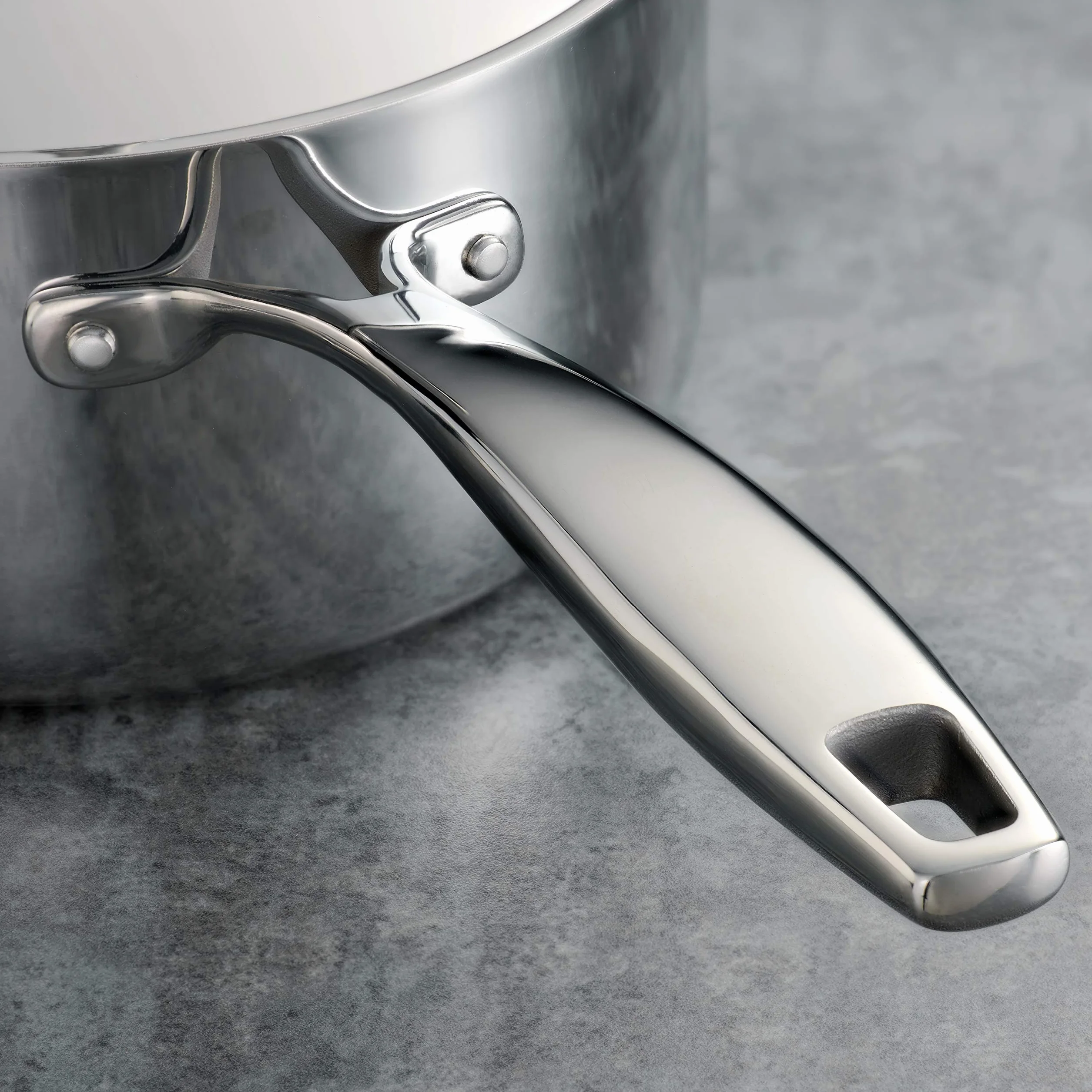 Tramontina 80116/058DS Gourmet Stainless Steel Induction-Ready Tri-Ply Clad Covered Deep Saute Pan, 3 Quart, certyfikat NSF, Made in Brazylii