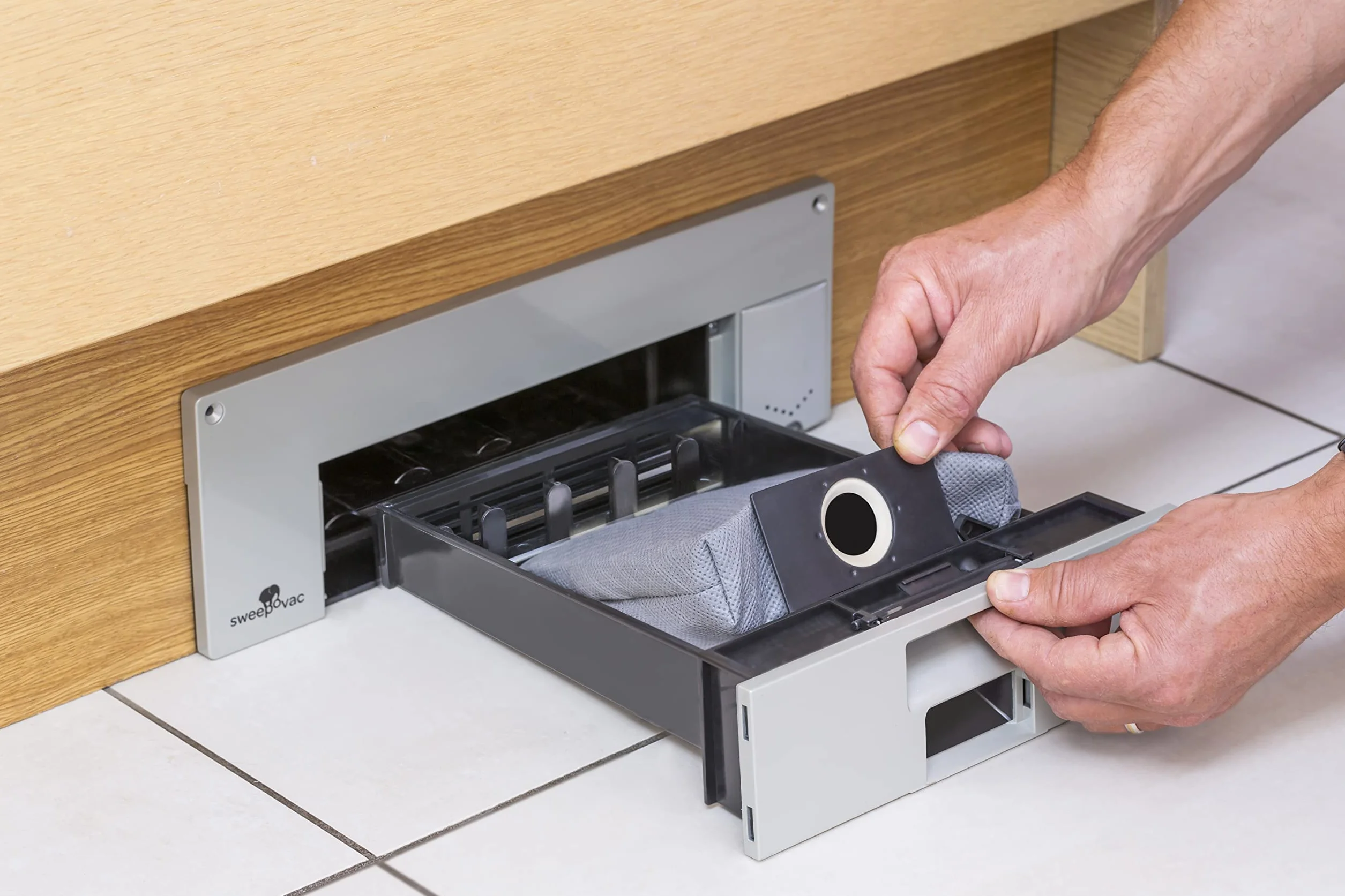 Big Kick Wbudowany odkurzacz kuchenny pod blatem – elegancki, zajmujący mało miejsca konstrukcja do domów, mieszkań, kamperów i kamperów - wydajne ssanie, łatwa instalacja, srebrne