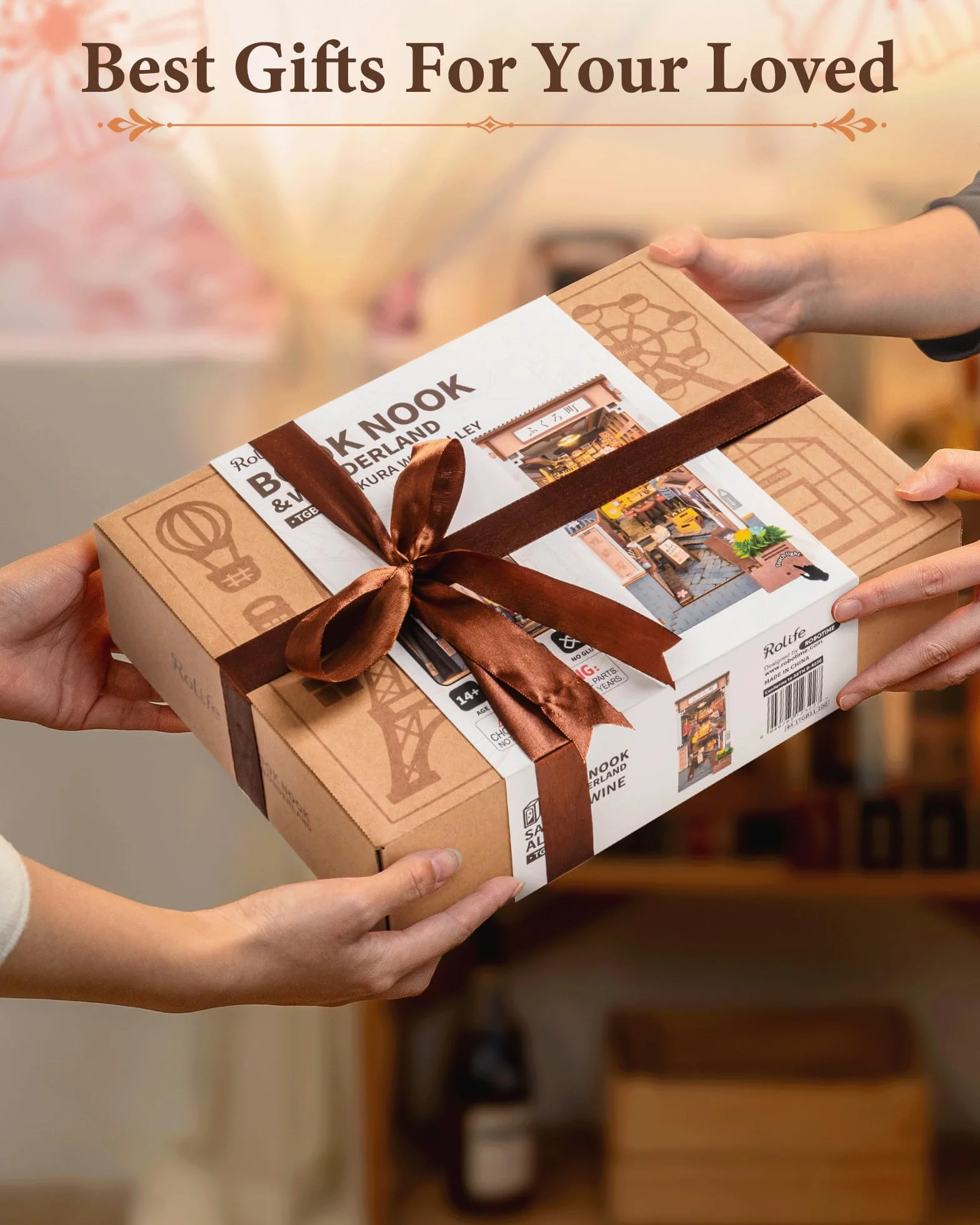 Rolife Book Nook Kit Sakura Wine Alley Booknook Japoński Styl Izakaya DIY Miniaturowy Zestaw Domku dla Dorosłych do Budowania Prezent na Boże Narodzenie i Urodziny Dekoracja Półki na Książki Zestaw
