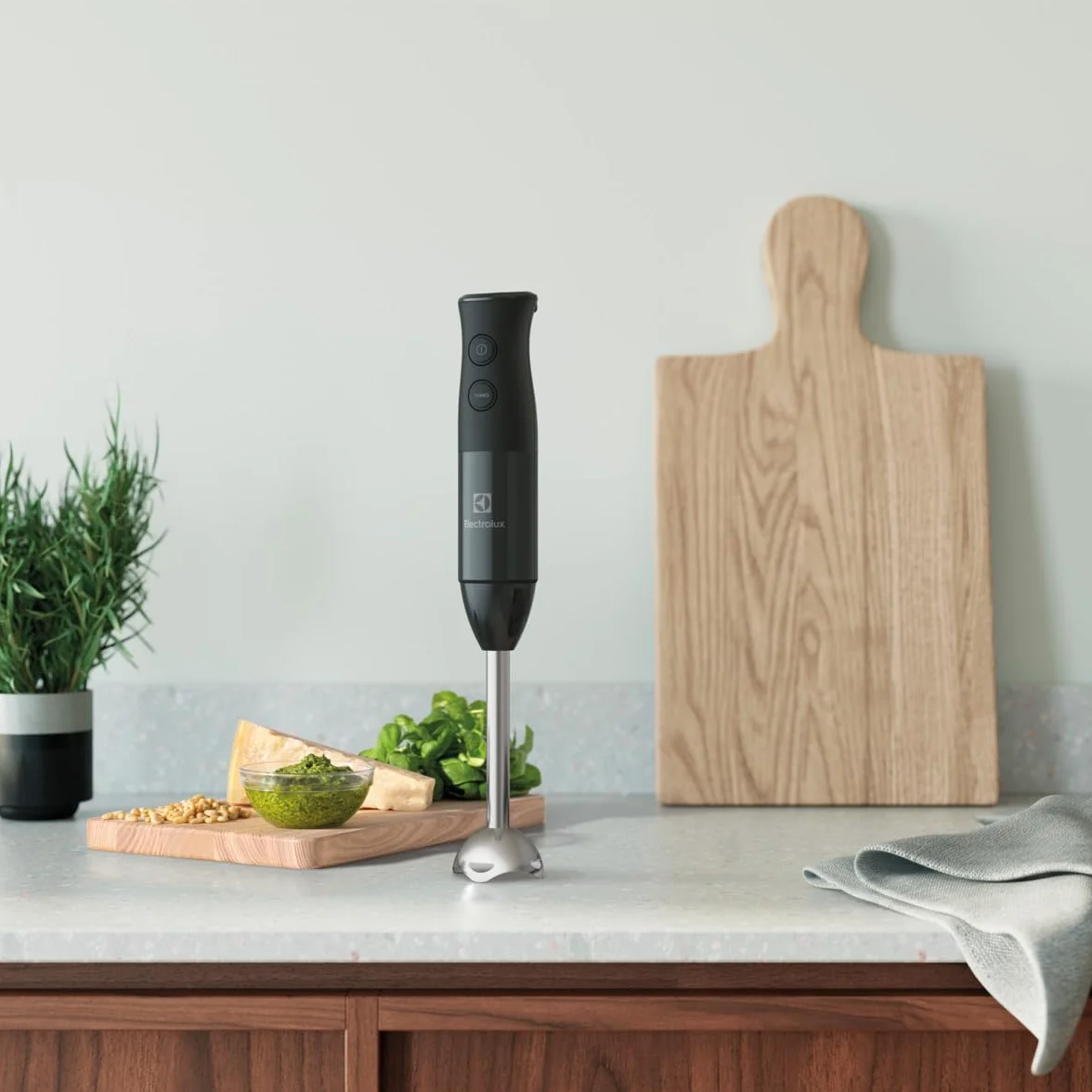 Electrolux Blender Ręczny Create 3 E3HB1-4GG, W zestawie kubek 600 ml bez BPA, Rozwiązanie TruFlow, Przycisk funkcji turbo, Wydajny silnik o mocy 400W, Przewód 1,2 m, Czarny