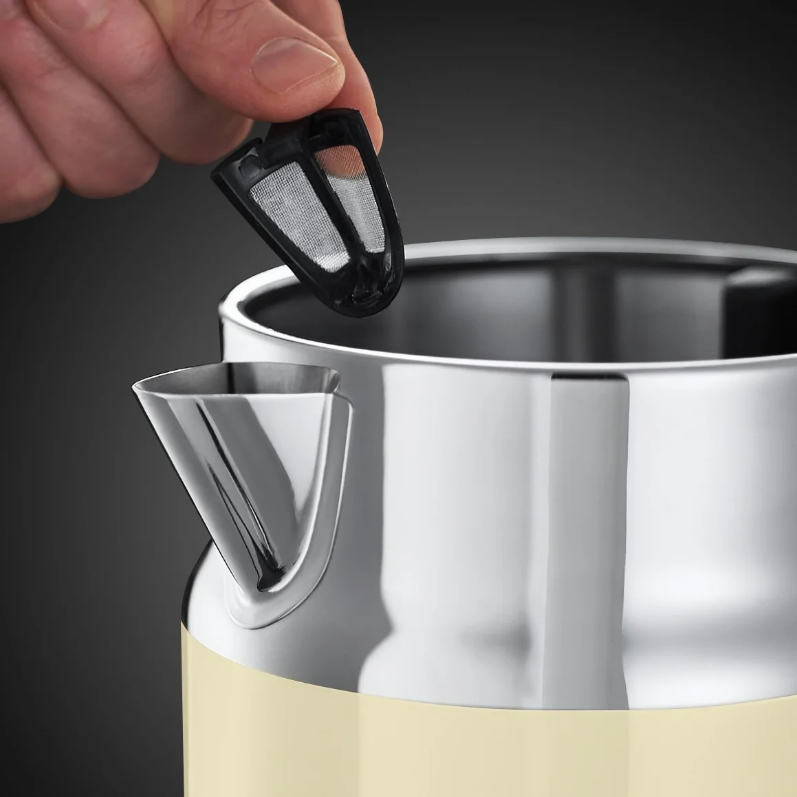 Russell Hobbs Czajnik elektryczny, wymienny filtr antywapienny, markery szybkiego gotowania, kontroler strix, pojemność 1,7l, moc 2400W, stal nierdzewna - Kremowy Retro 21672-70