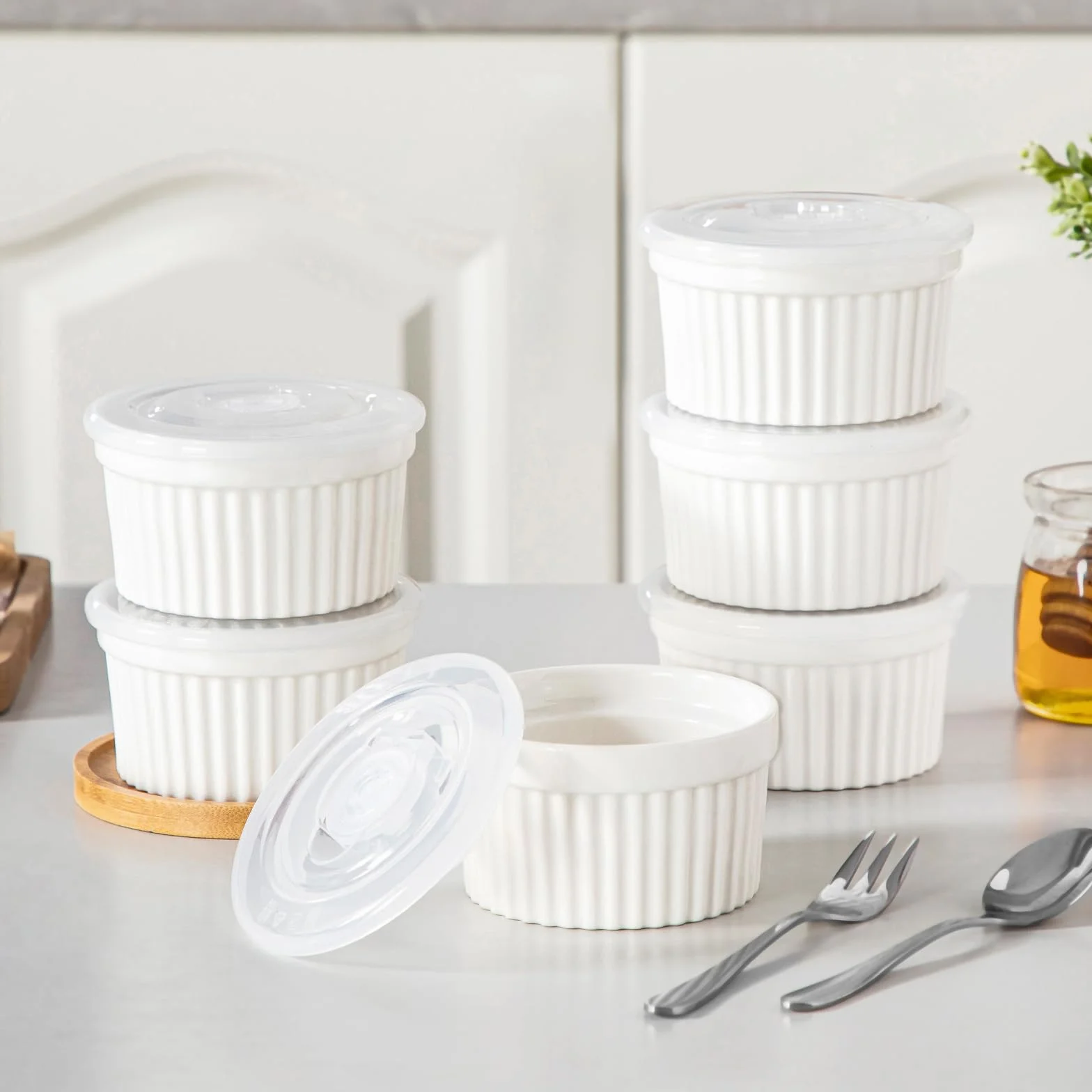 Vancasso Ramekins 170 g z pokrywkami zestaw 6 naczyń biała porcelana 9,5 cm