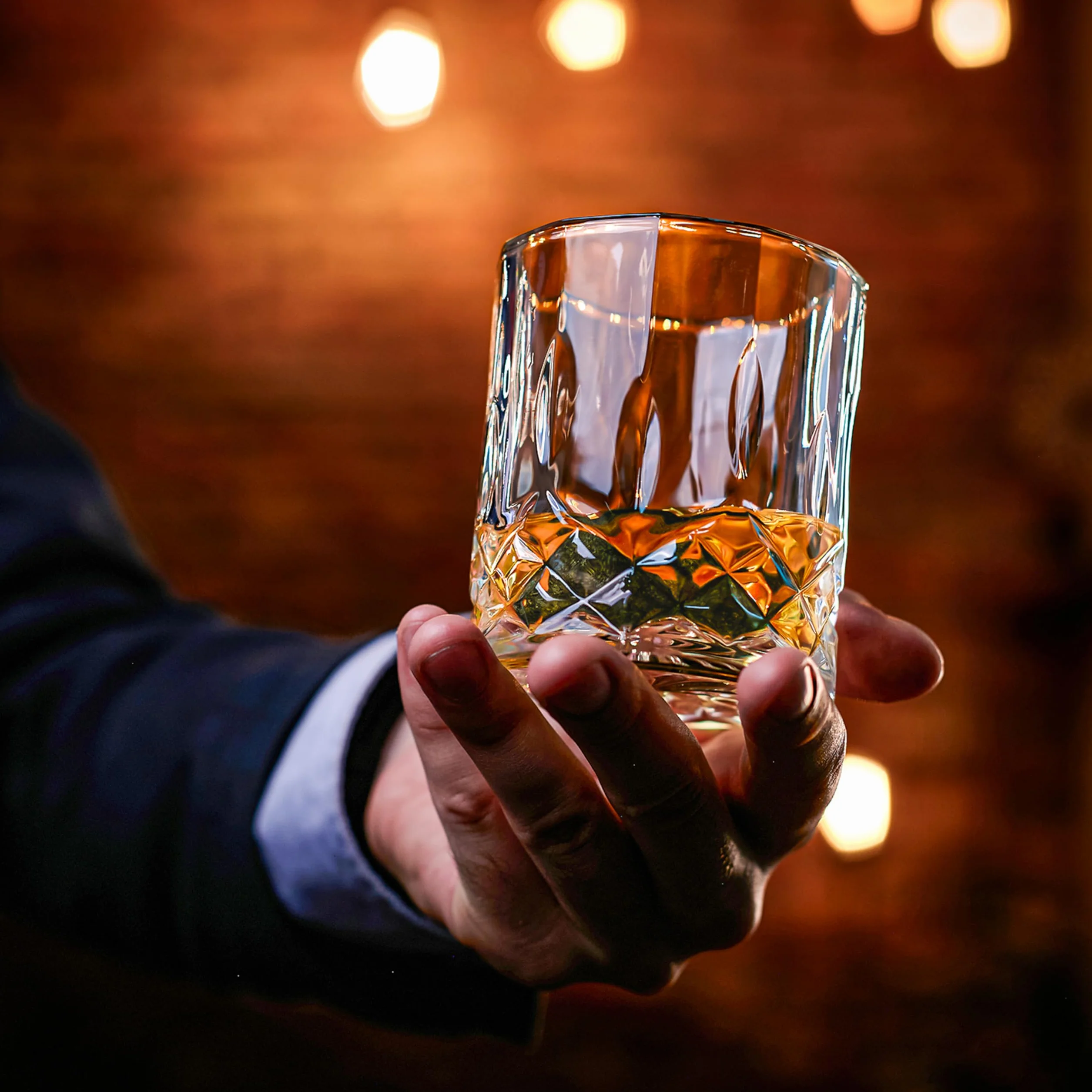 WHISISKEY Zestaw Karafka do Whisky 700ML 4 Szklanki 8 Kamienie Prezentowy