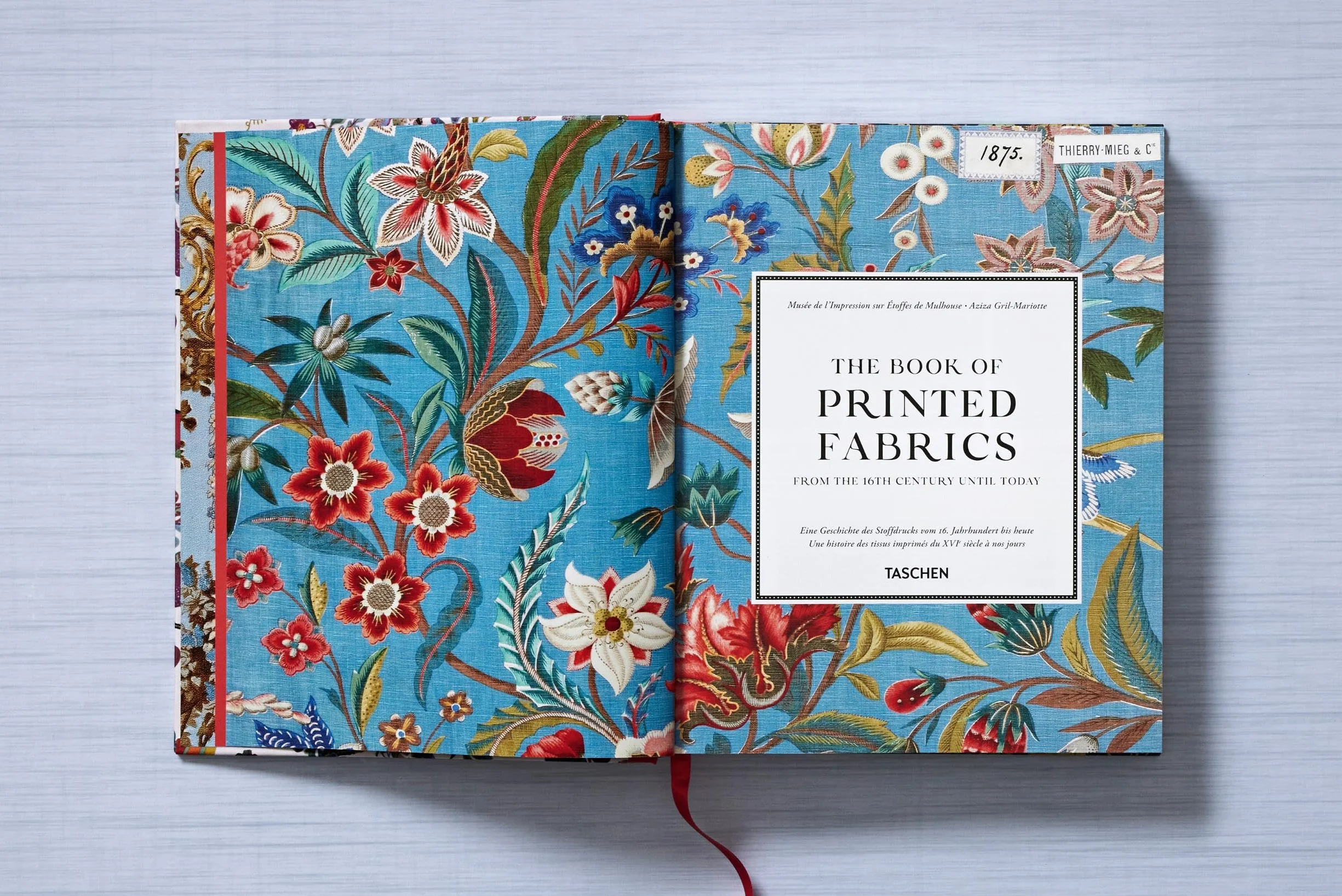 The book of Printed Fabrics: From the 16th century until today