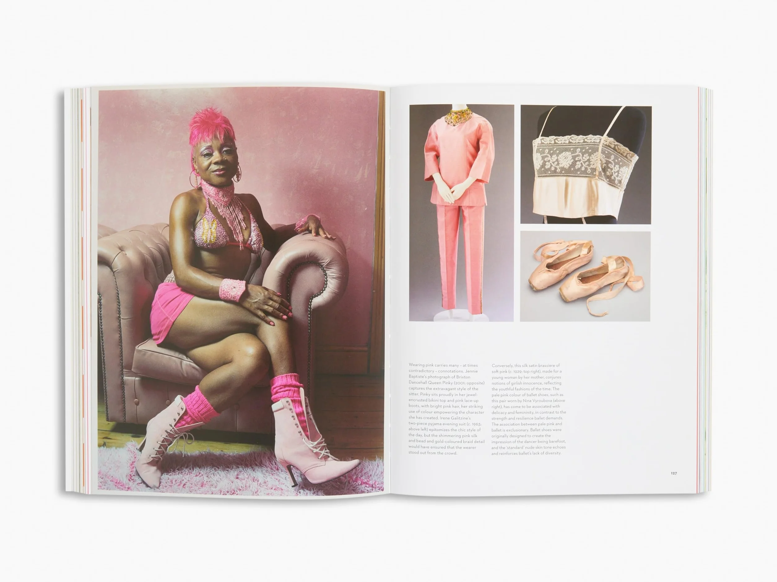 The V&A Book of Colour in Design (paperback) /anglais