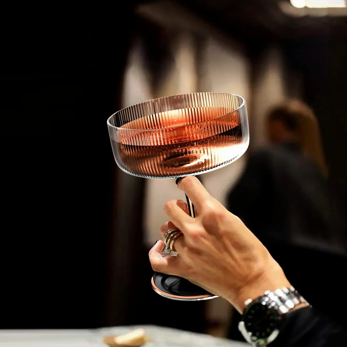 2 szt. żebrowanych szklanek, 300 ml klasyczny zestaw szklanek do martini, unikalne kieliszki do Martini, klasyczne naczynia galsware, zestaw kieliszków do picia, wino, bar i prezent