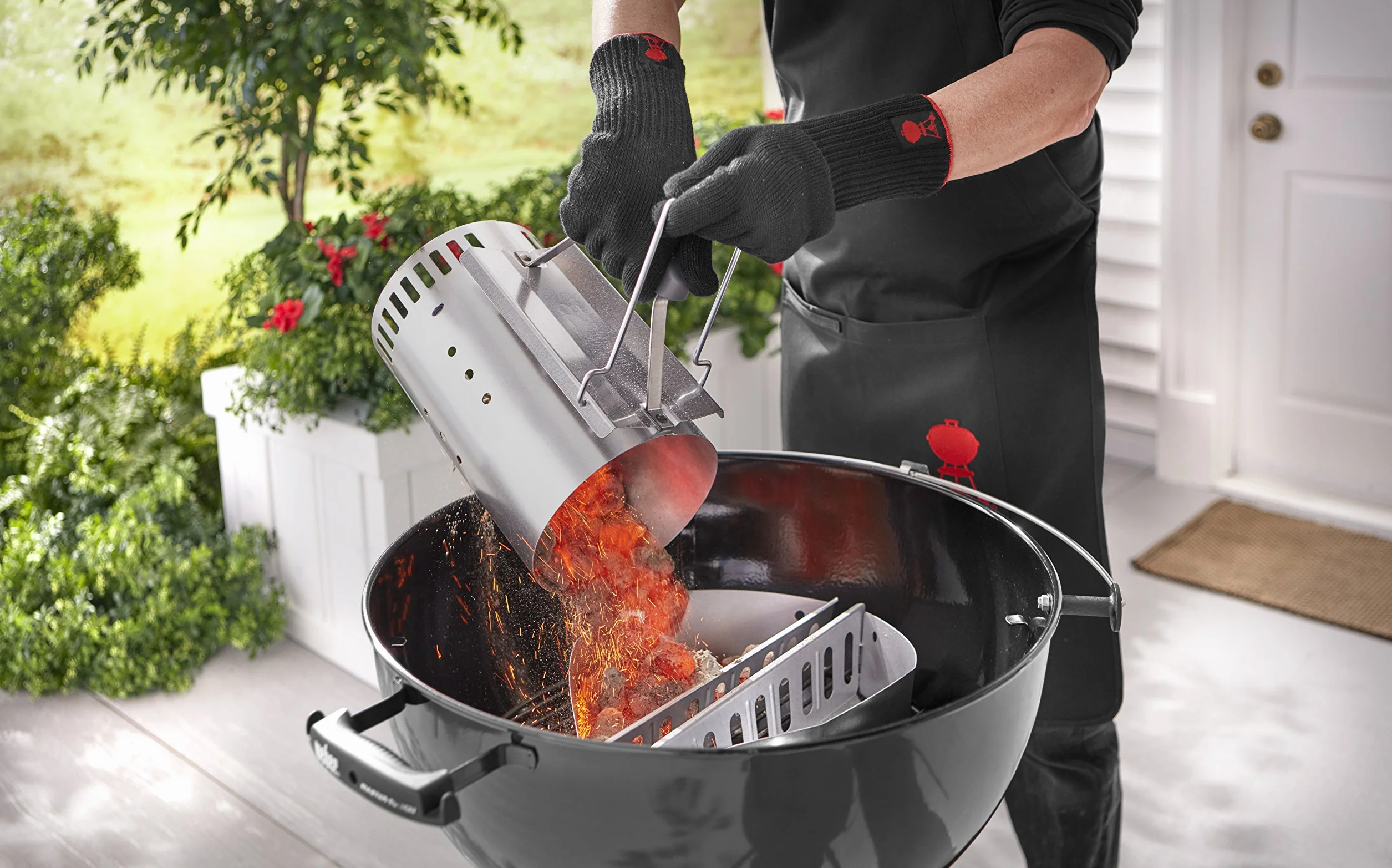 Weber Komin do Rozpalania- Duży (Wysokość 32cm), Kompaktowy z Dwoma Uchwytami, Idealny do Wszystkich Grilli Węglowych o Średnicy Co Najmniej Ø 47cm, Pomoc w Rozpalaniu Węgla i Brykietów - (7416)