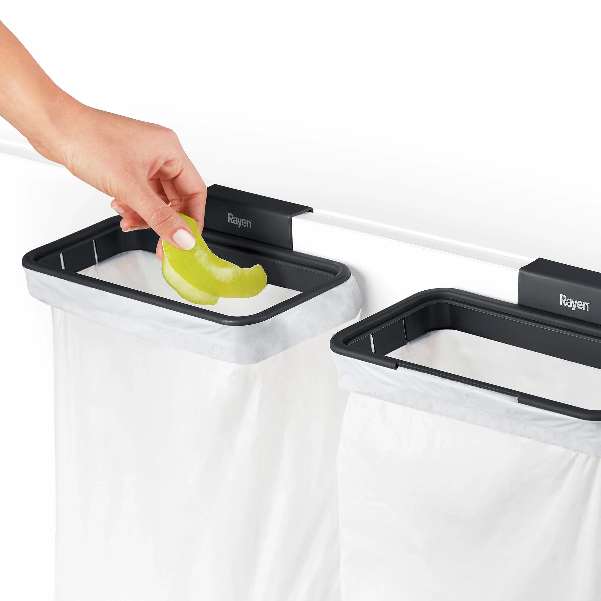 Uchwyt na worki na śmieci do drzwi szafy