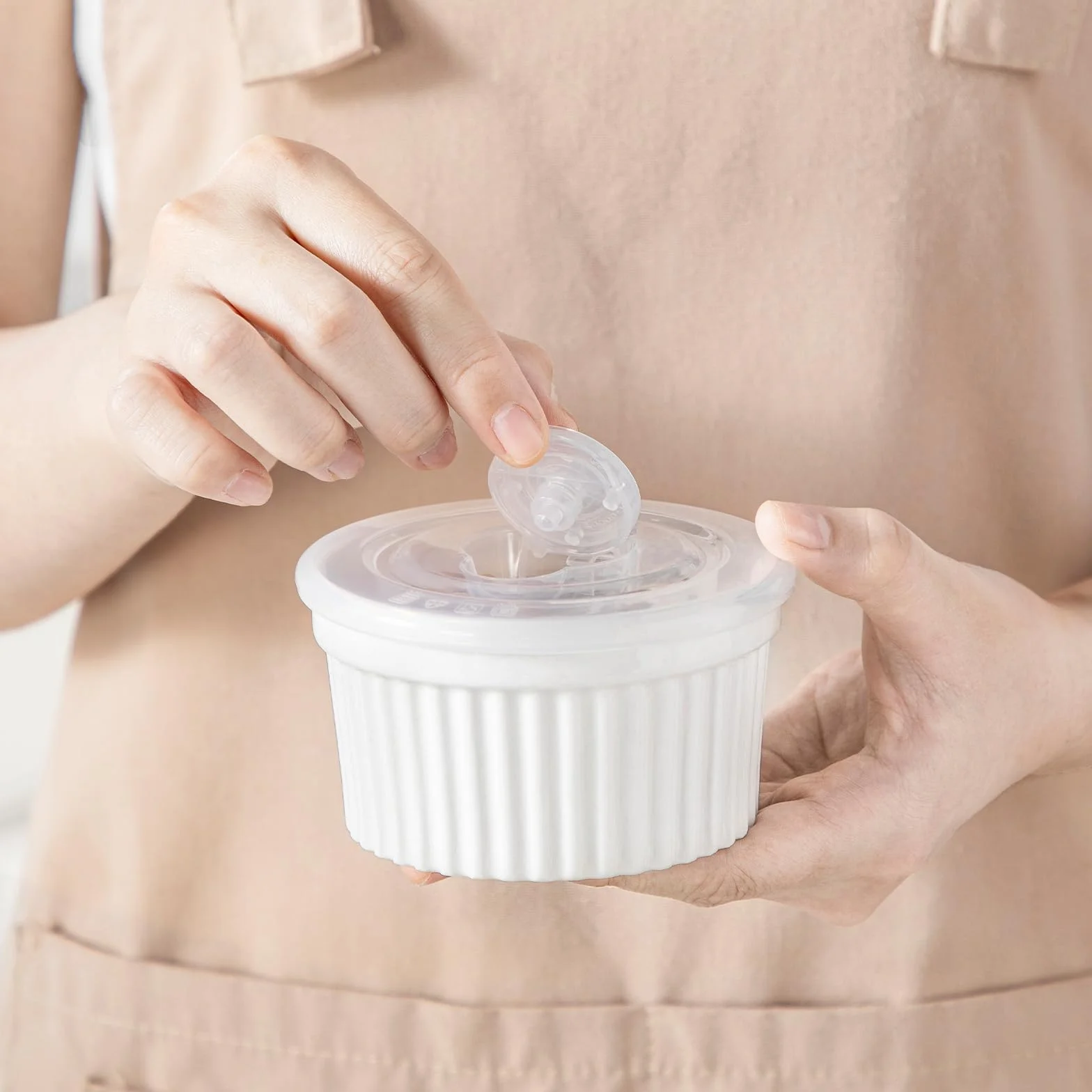 Vancasso Ramekins 170 g z pokrywkami zestaw 6 naczyń biała porcelana 9,5 cm