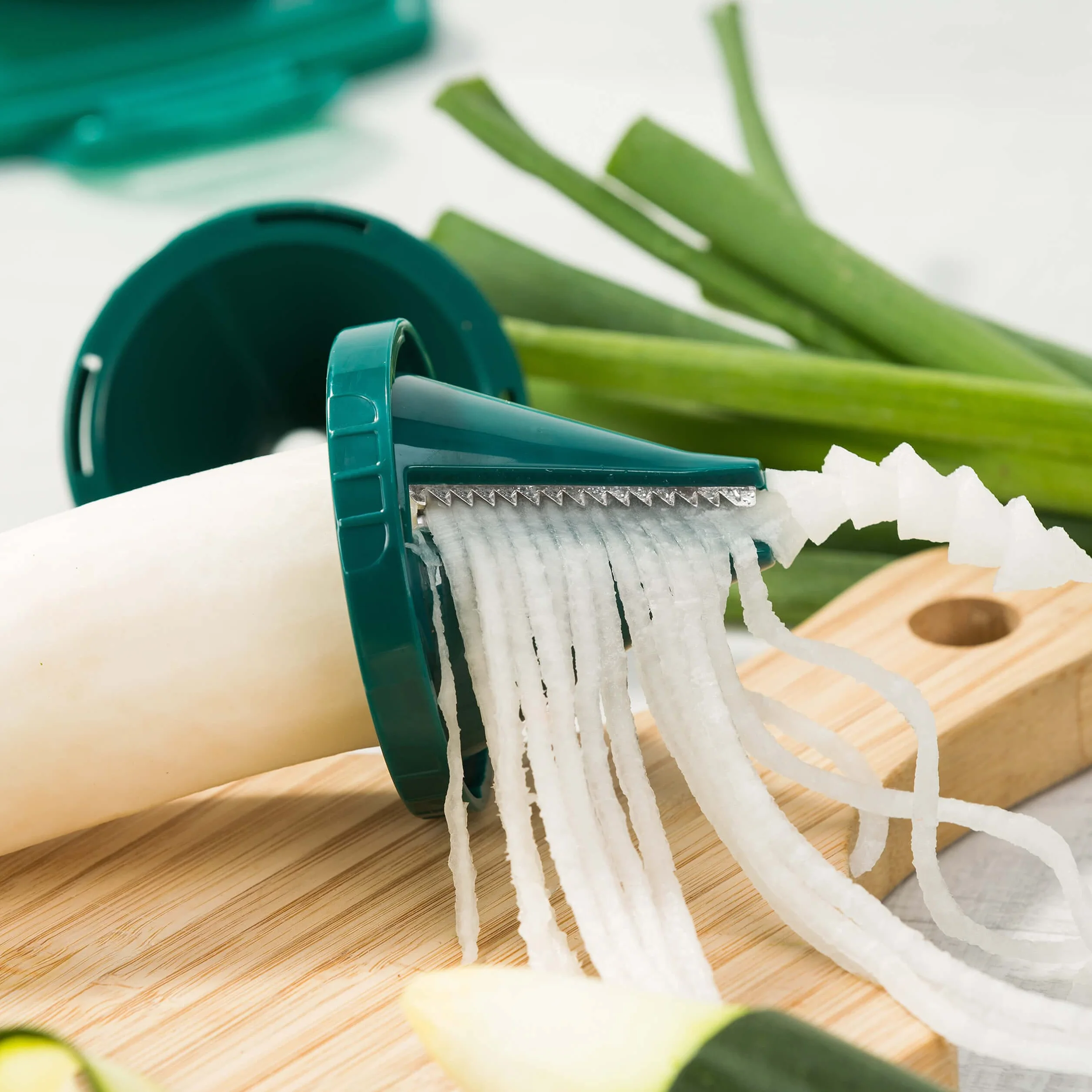 Genius Nicer Dicer Fusion Smart 12-częściowy zestaw do krojenia warzyw z pojemnikiem na ścinki, wkładką nożową XXL i spiralną Julietti