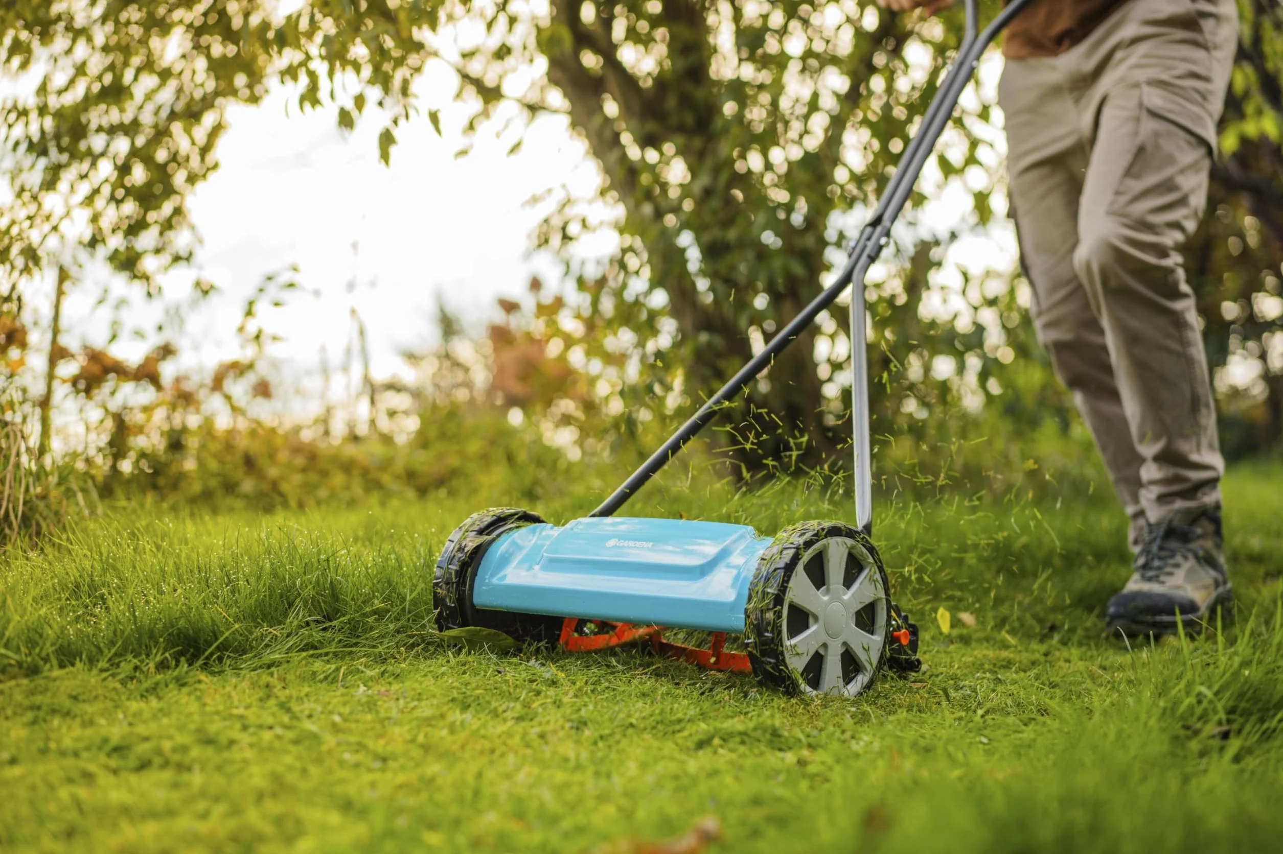 Gardena Klasyczna kosiarka bębnowa 400: ręczna kosiarka o szerokości roboczej 40 cm do 200 m² powierzchni trawnika, wałek nożowy z wysokiej jakości stali, bezdotykowa technika cięcia, cicha i