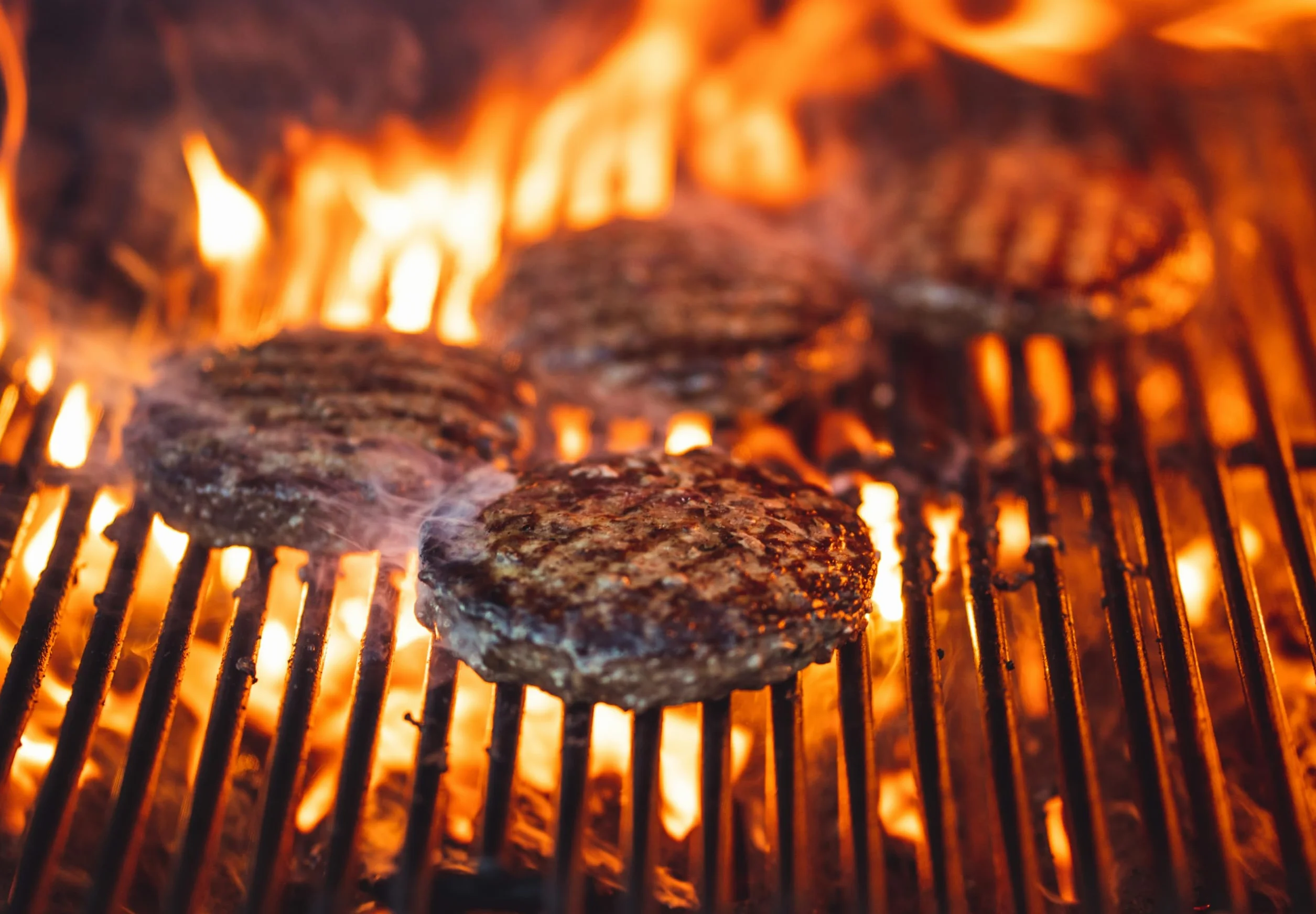 DREIBERG Zestaw burgerów z drewna bukowego i stali nierdzewnej do planchy, grilla gazowego, teppanyaki wraz z zestawem szpachli do grilla, papier do burgerów, dzwonków do wytapiania, prasy do grilla