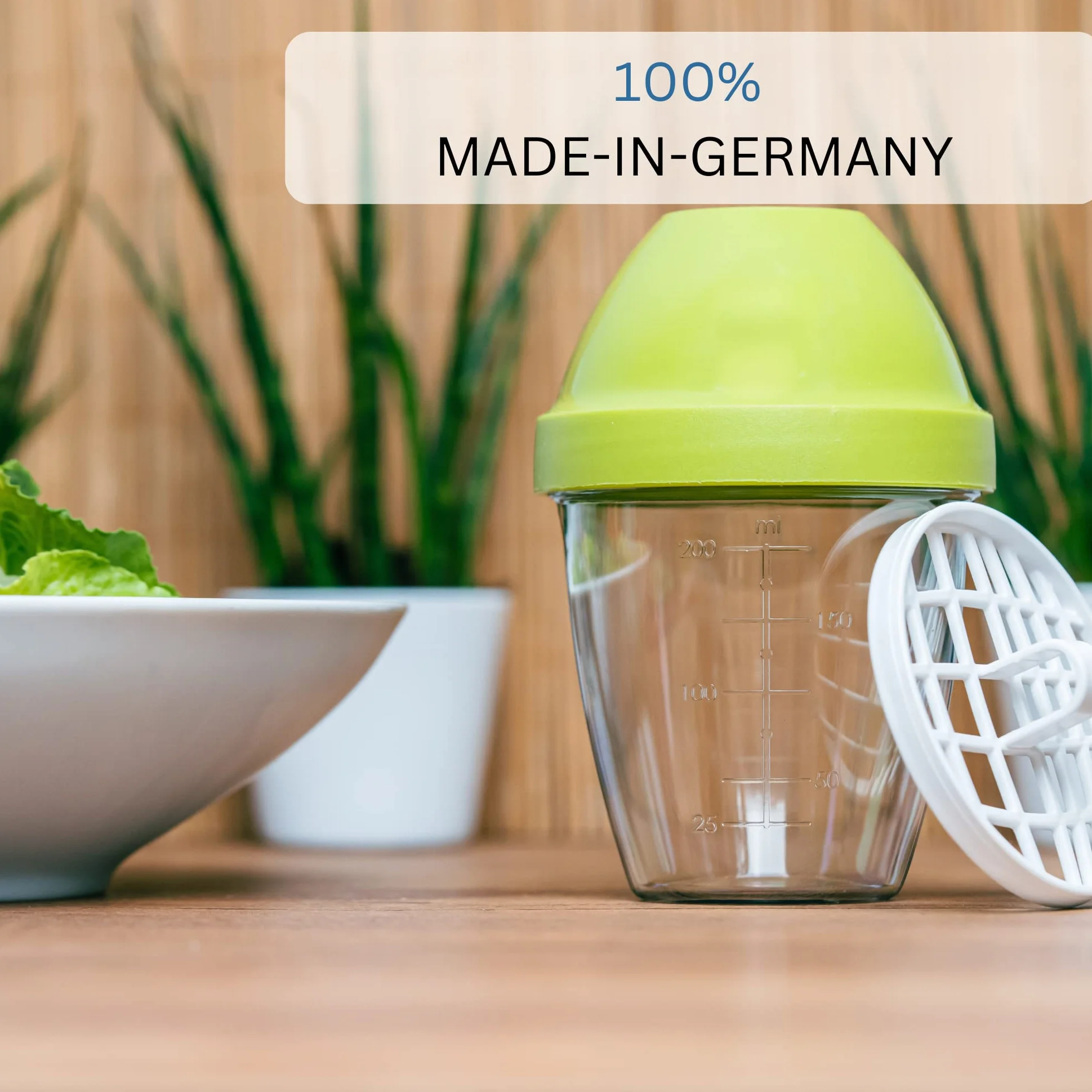 Westmark Kubek do miksowania i shaker z wyjmowaną nakładką mieszającą, Pojemność: 0,25 l, Wysokość: 12,8 cm, Tworzywo sztuczne, BPA-free, Mix-Ei, Kolor: Przezroczysty/Zielony, 3089227A