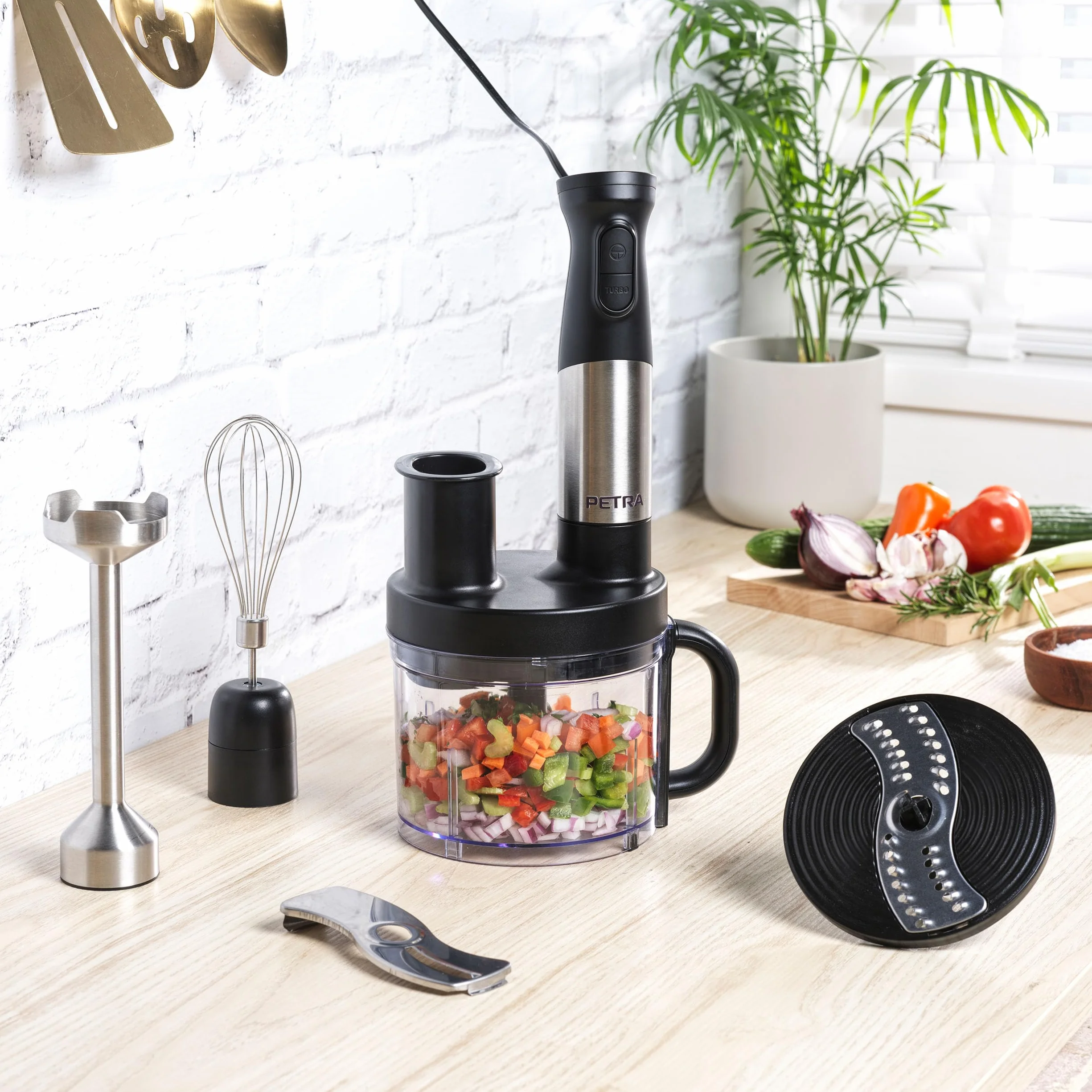 Petra PT5877VDE Blender 5-w-1 Kompaktowy Rozdrabniacz, Blender Zanurzeniowy, Ubijaj, Blenduj, Siekaj, Krój i Szatkuj, Miska 1,2 L bez Bisfenolu A, 2 Prędkości, Ostrza ze Stali Nierdzewnej