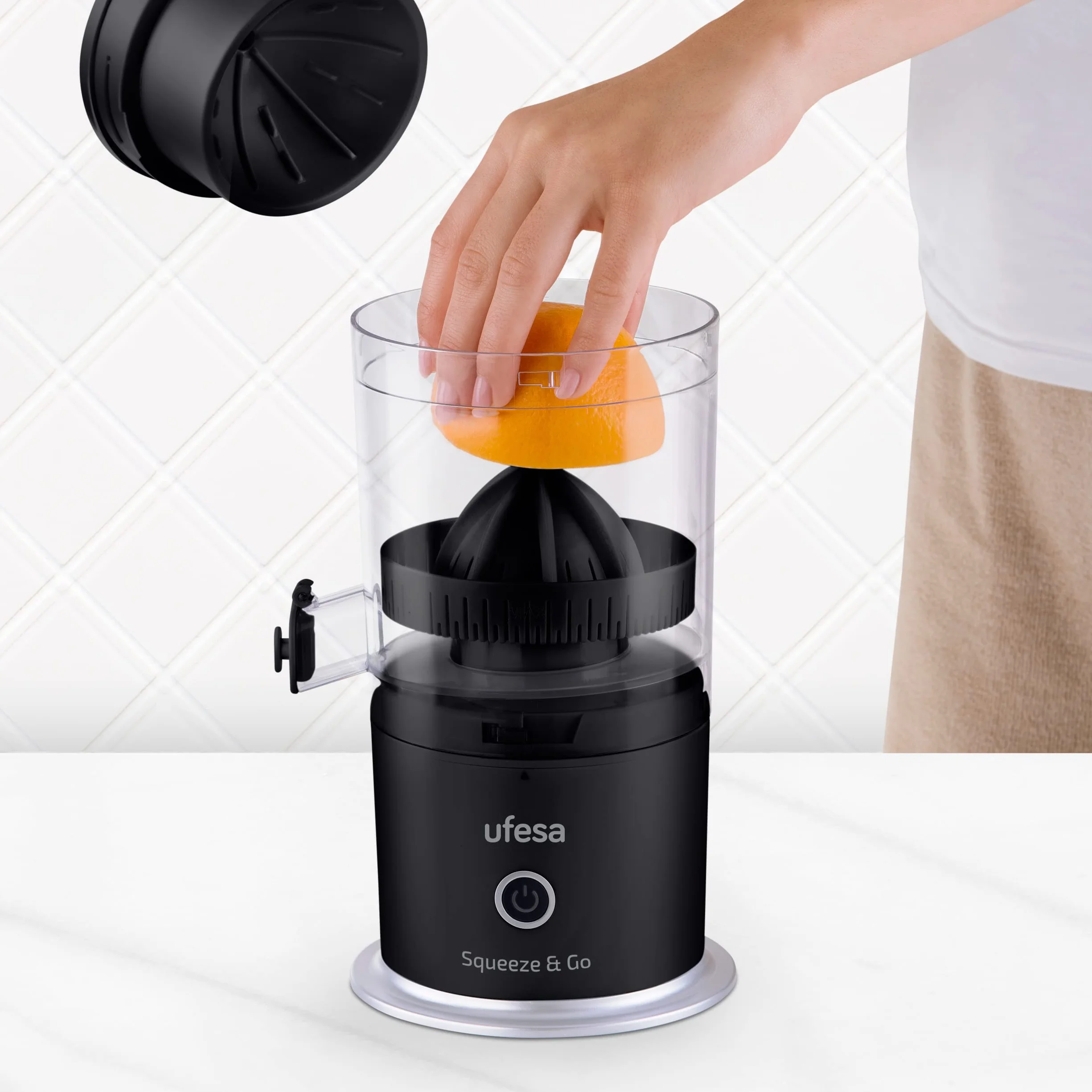 Ufesa Squeeze & Go Citrus Squeezer elektryczny ładowalny USB-C przenośny wyciskacz pomarańczowy limonka bateria 1500 mAh 220 ml bez BPA