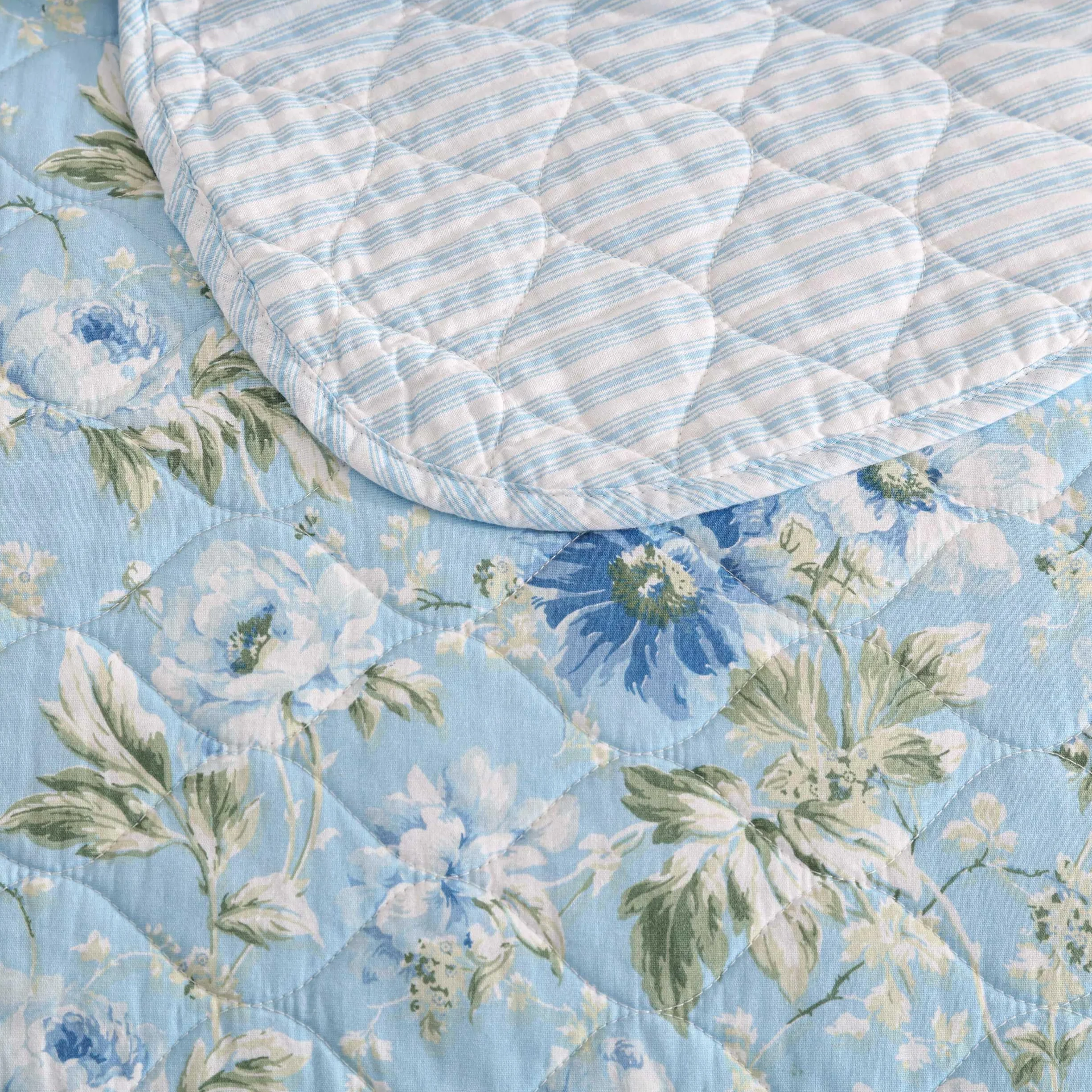 Laura Ashley - Zestaw kołder, super miękka pościel z pasującymi poszewkami na brzegi (Peony Garden Blue, Full/Queen)