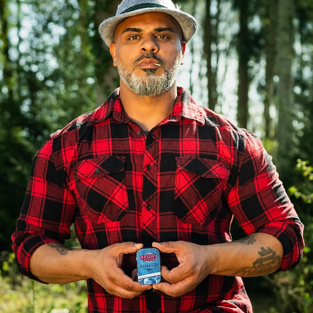 Massiv’s Toothpicks – Smakowe wykałaczki – BLAULICHT Blueberry Ice – 100 smakowych wykałaczek – Świeży oddech – Stylowa metalowa puszka – Wegańskie, bez cukru, bez kalorii