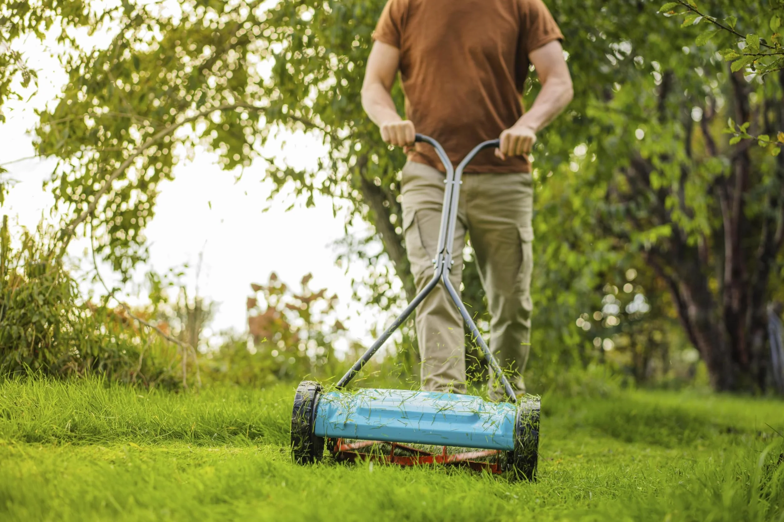 Gardena Klasyczna kosiarka bębnowa 400: ręczna kosiarka o szerokości roboczej 40 cm do 200 m² powierzchni trawnika, wałek nożowy z wysokiej jakości stali, bezdotykowa technika cięcia, cicha i
