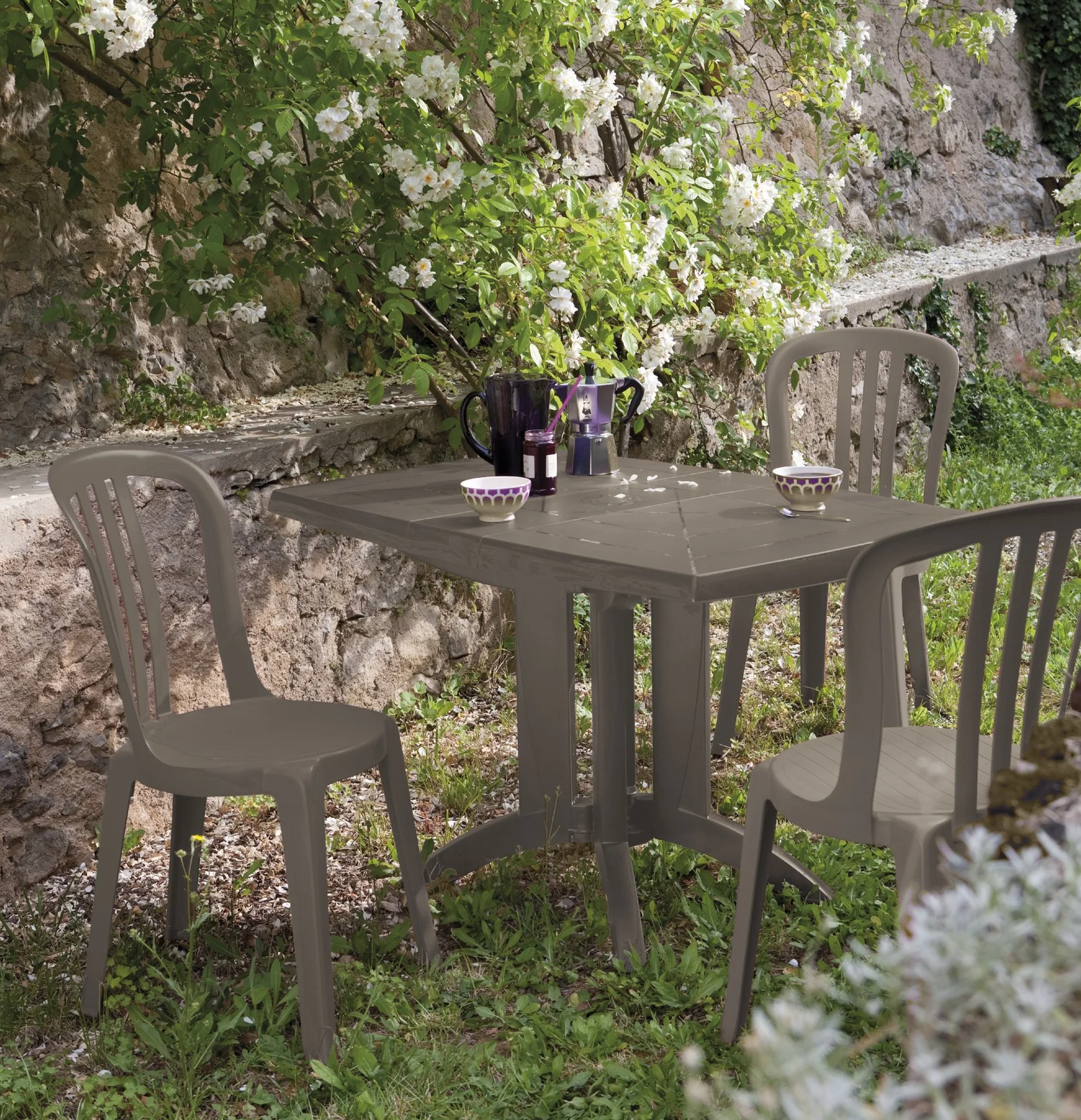 Grosfillex Vega 118 stół, kolor taupe, 80 x 77 x 72 cm