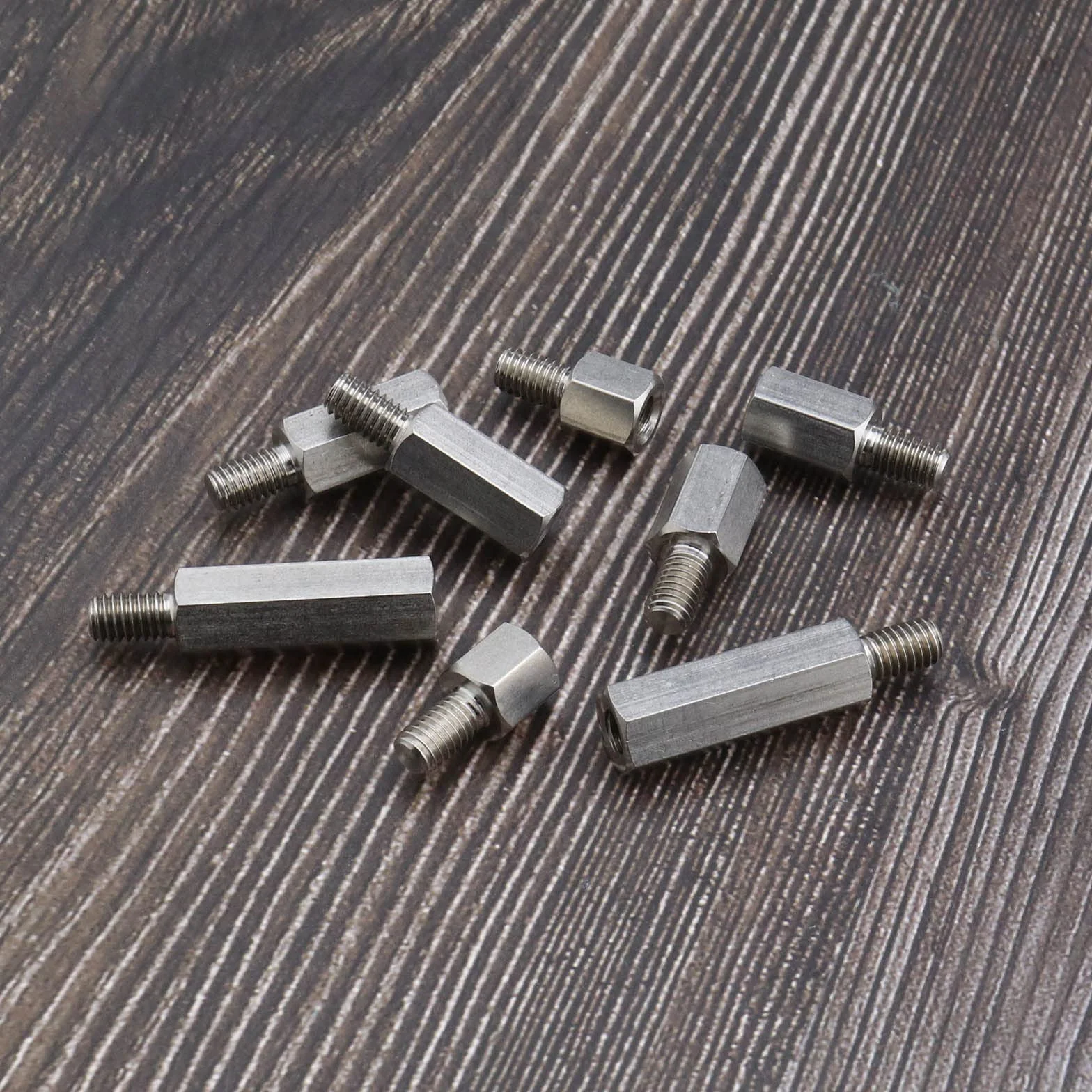 8 szt. pojedyncze wkręty sześciokątne wsporniki dystansowe męskie do żeńskie gwint 10 mm 15 mm 20 mm 30 mm M6 x M6 do łączników PCB sześciokątnych akcesoria sprzętowe stal nierdzewna