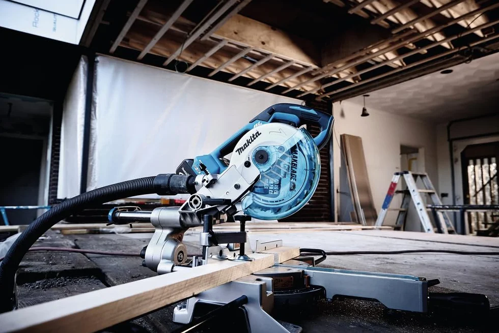 Makita DLS714NZ Twin 18V, 36V, Litowo-Jonowa LXT Bezszczotkowa Piła Ukośna 190 mm – Baterie i Ładowarka Nie Są Dołączone