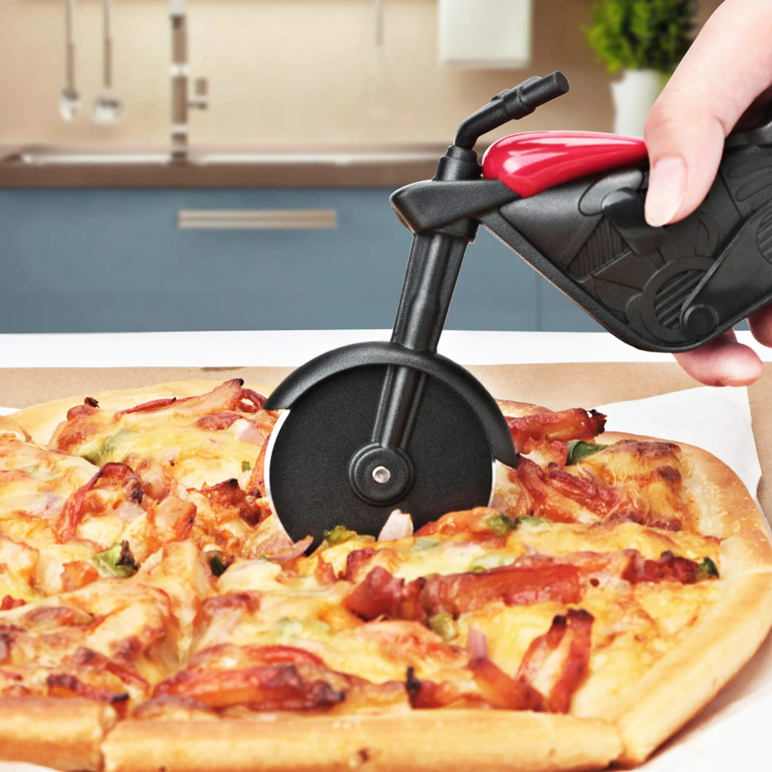 Nóż do pizzy w kształcie koła ze stali nierdzewnej 54.5 x 21.5 cm czarny