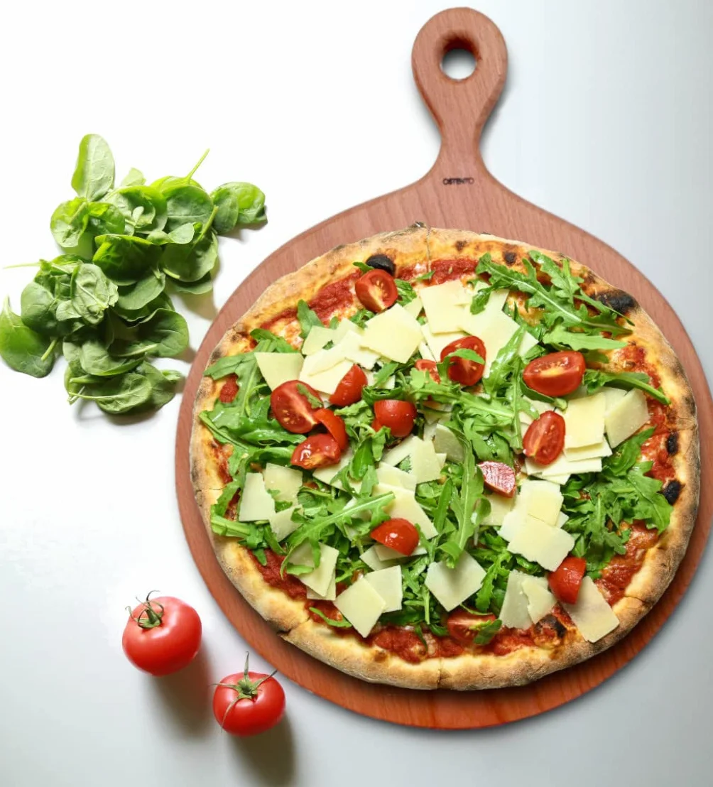 Drewniana Deska do Pizzy Okrągła | Drewniana Taca do Pizzy z Uchwytem, dwustronna Deska do Krojenia z Rowkiem na Sok, Deska do Serwowania 40x30x1,5 cm - Made in EU